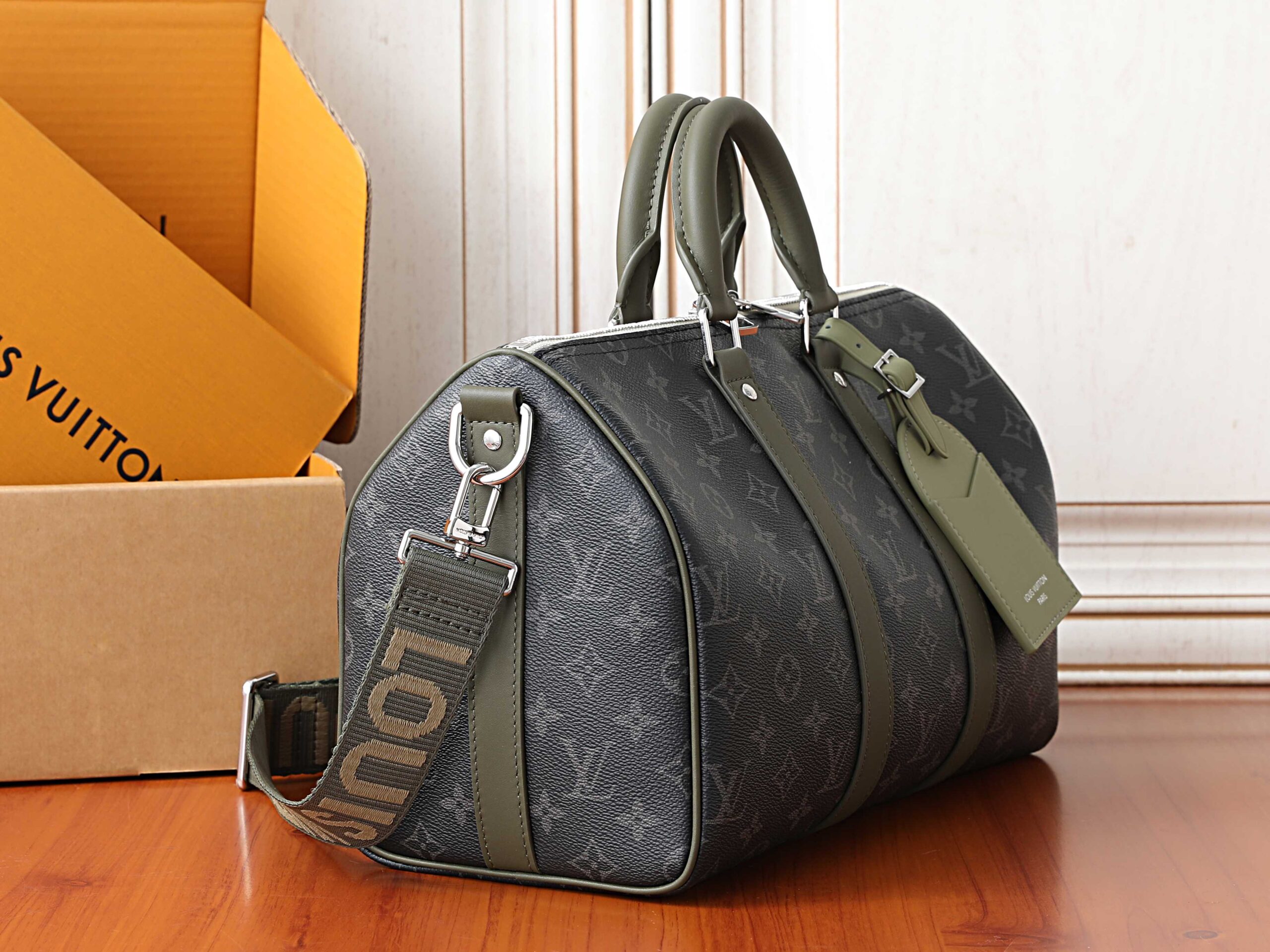 Louis Vuitton Keepall Bandoulière 35 Travel Bag - Image 2
