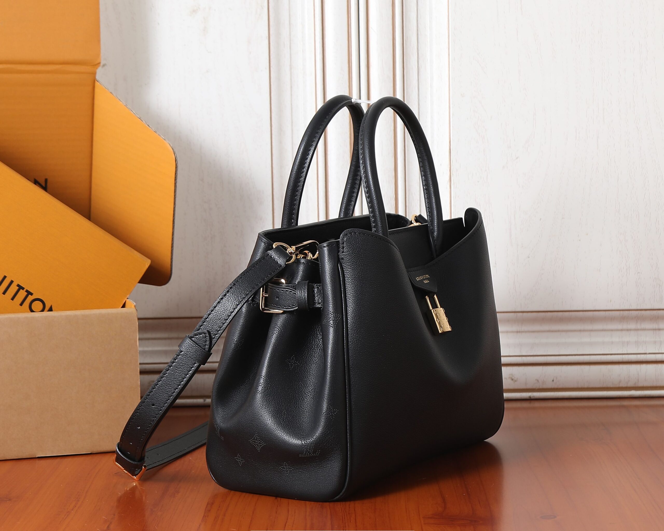 Louis Vuitton Vendôme PM Handbag - Image 2