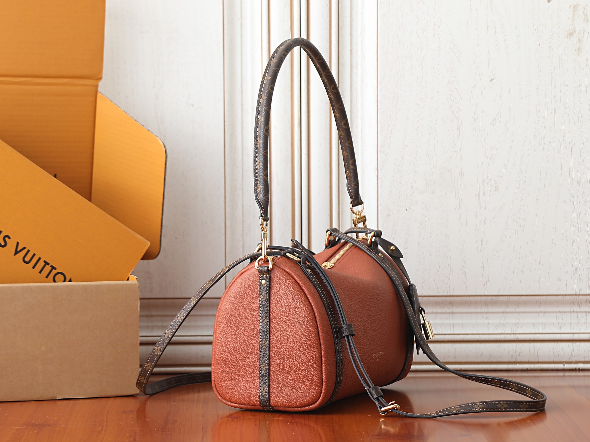 Louis Vuitton Express Small Shoulder Bag in Monogram Canvas - Image 2