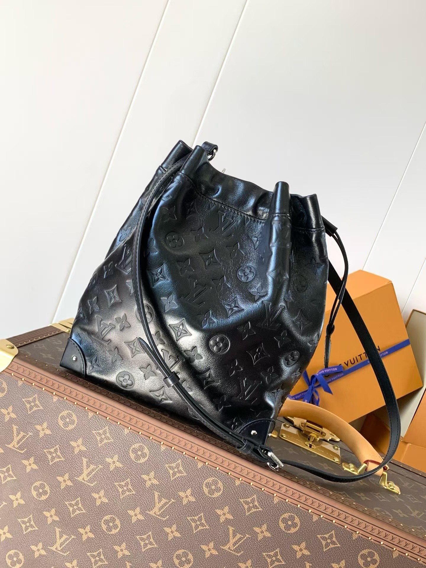 Louis Vuitton Noé Monogram Leather Handbag M13484 - Image 2