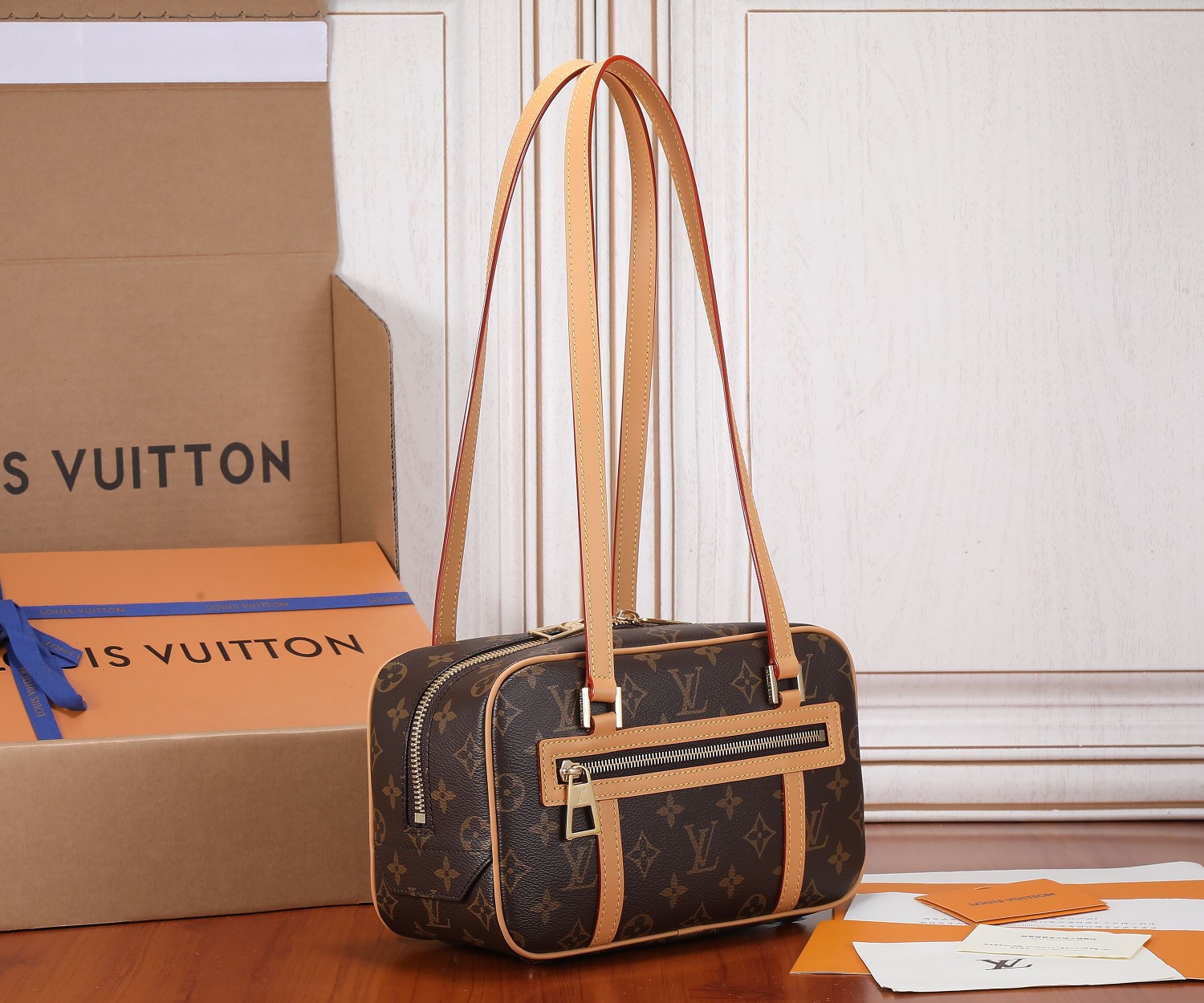 Louis Vuitton Cité Monogram Shoulder Bag M46321 - Image 2