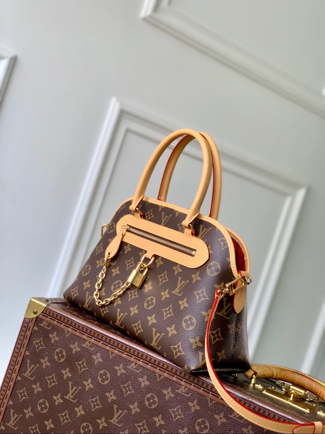 Louis Vuitton Ever More PM Monogram Handbag - Image 2