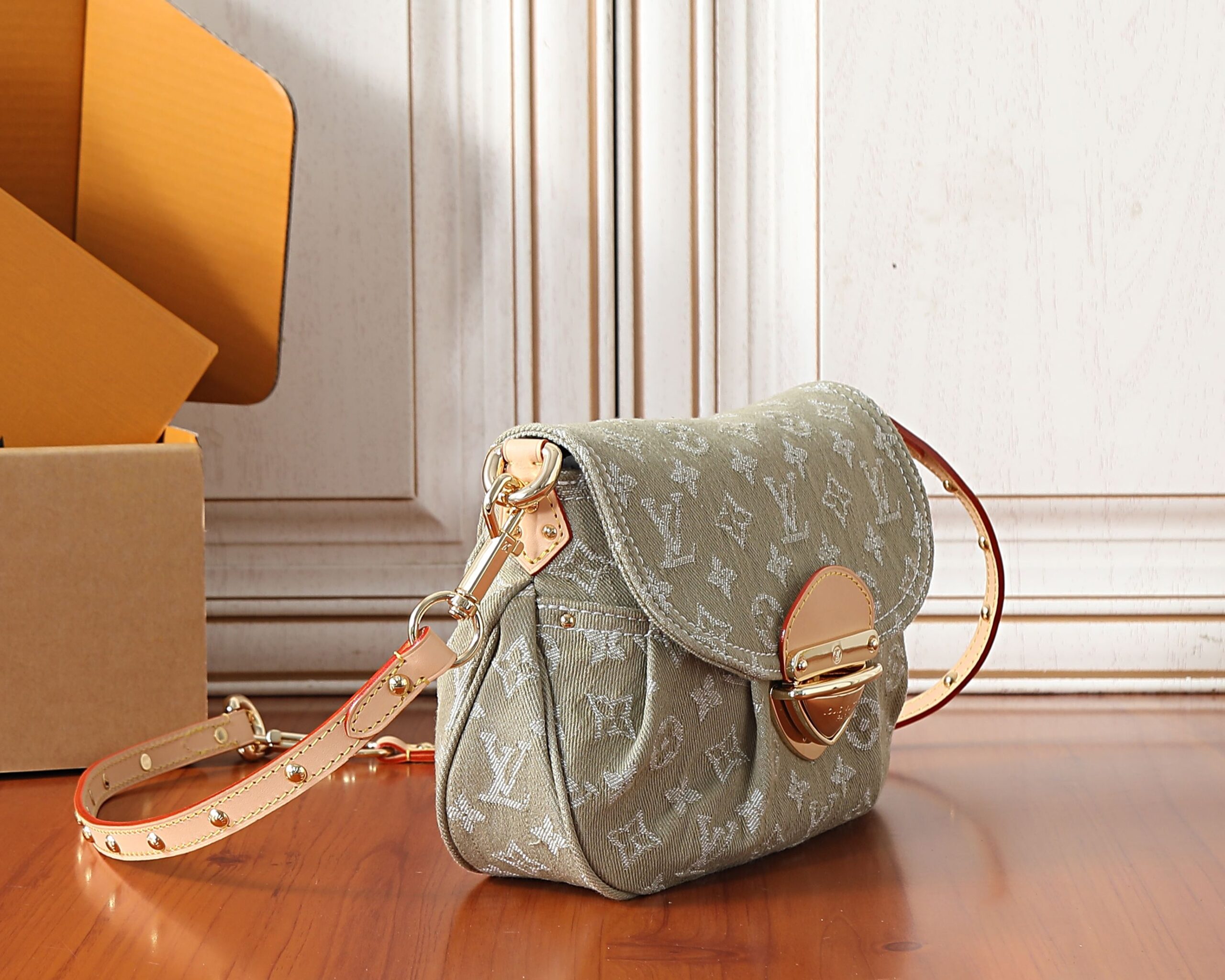Sunset Rendez-Vous Denim Shoulder Bag - Image 2