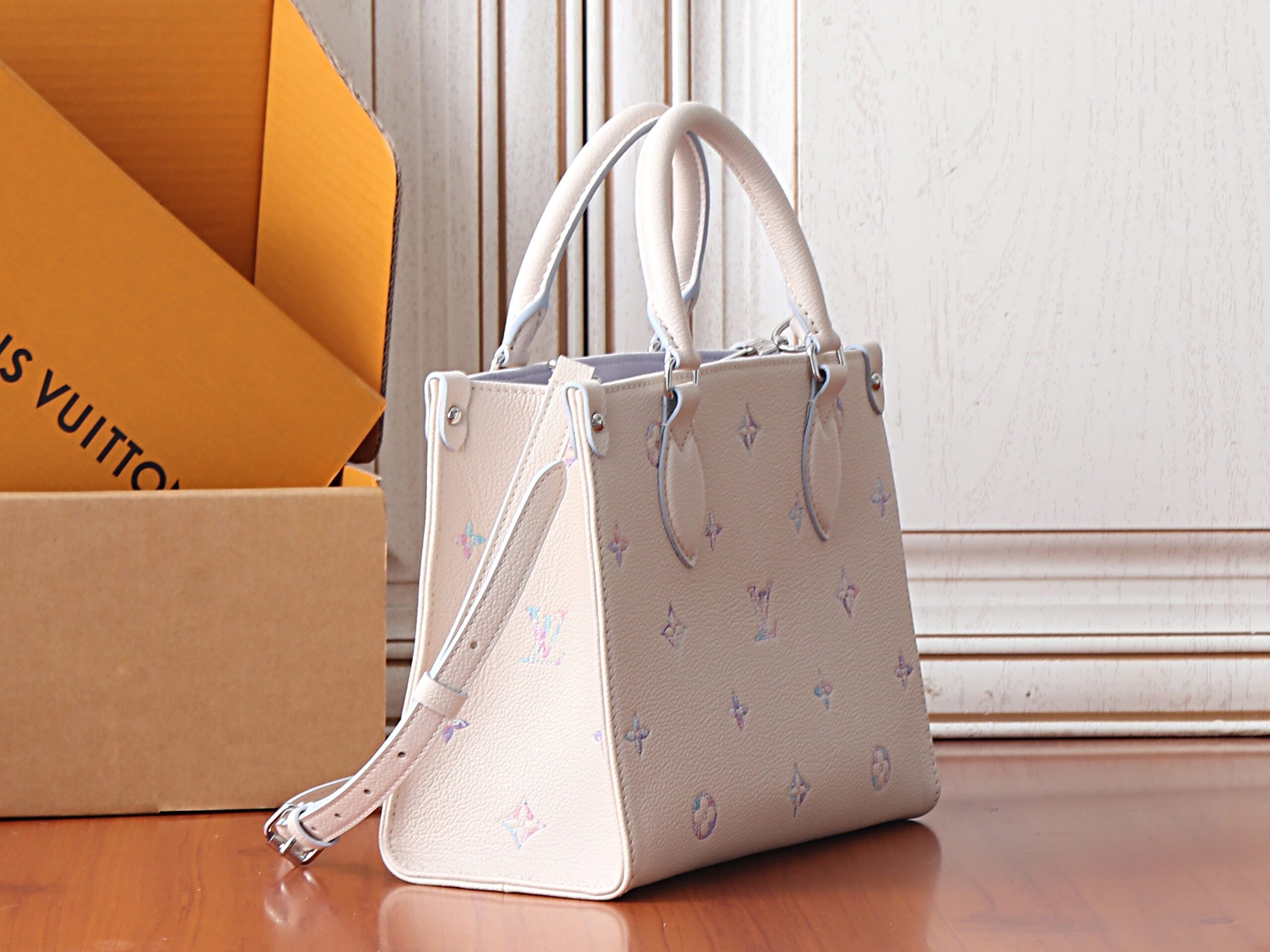 Louis Vuitton OnTheGo Small Handbag in Monogram Empreinte Leather - Image 2