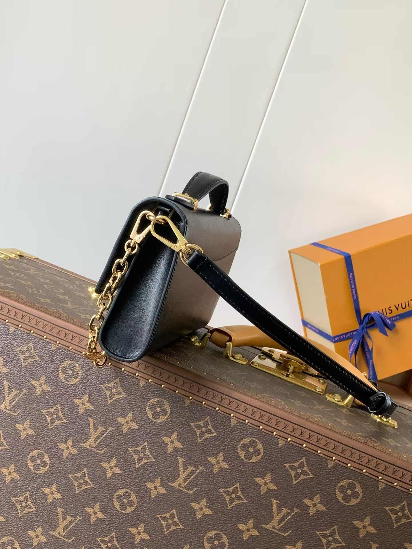 Louis Vuitton Capucines Wallet On Chain M12143 - Image 2