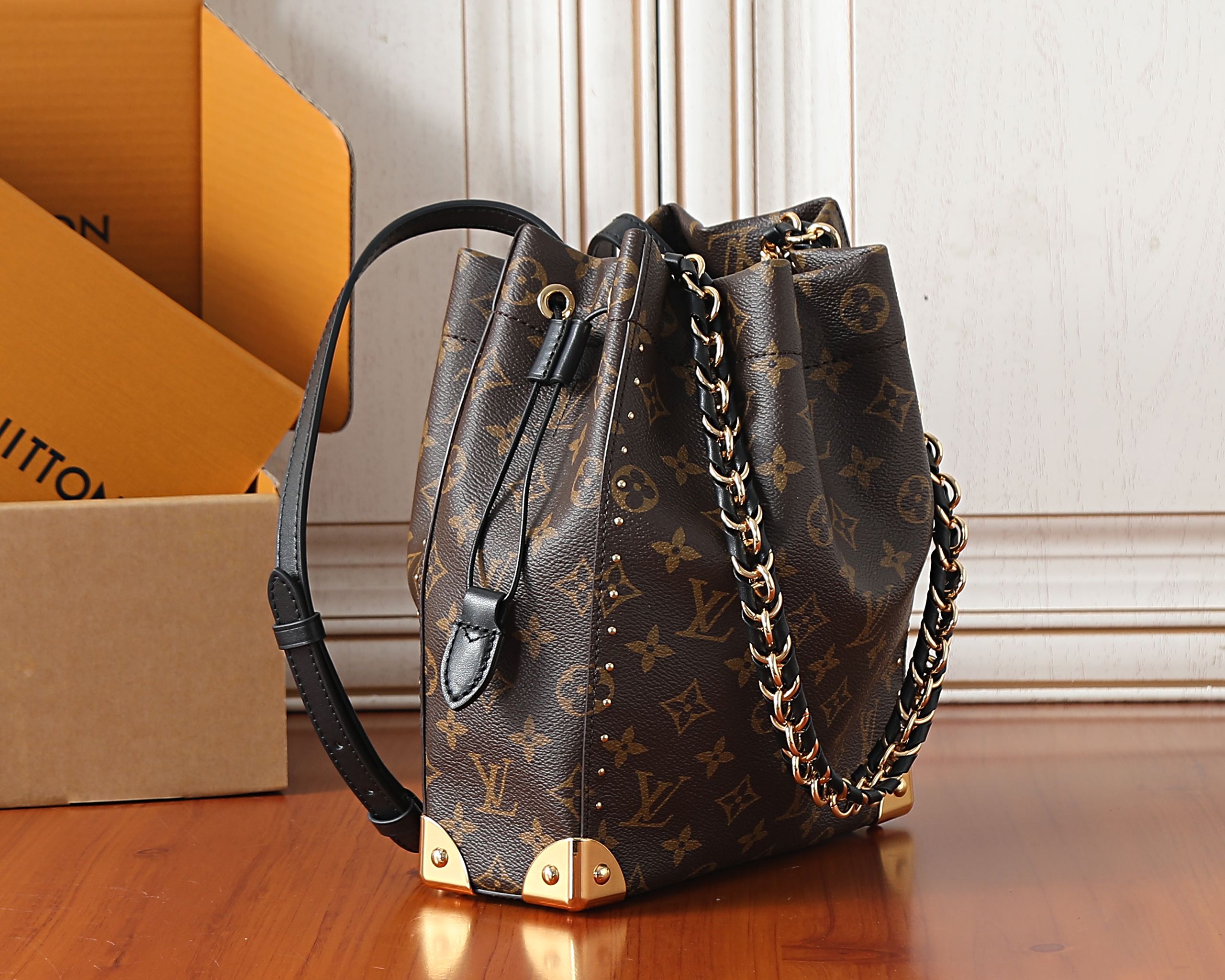 Noé Trunk Monogram Bucket Bag - Image 2
