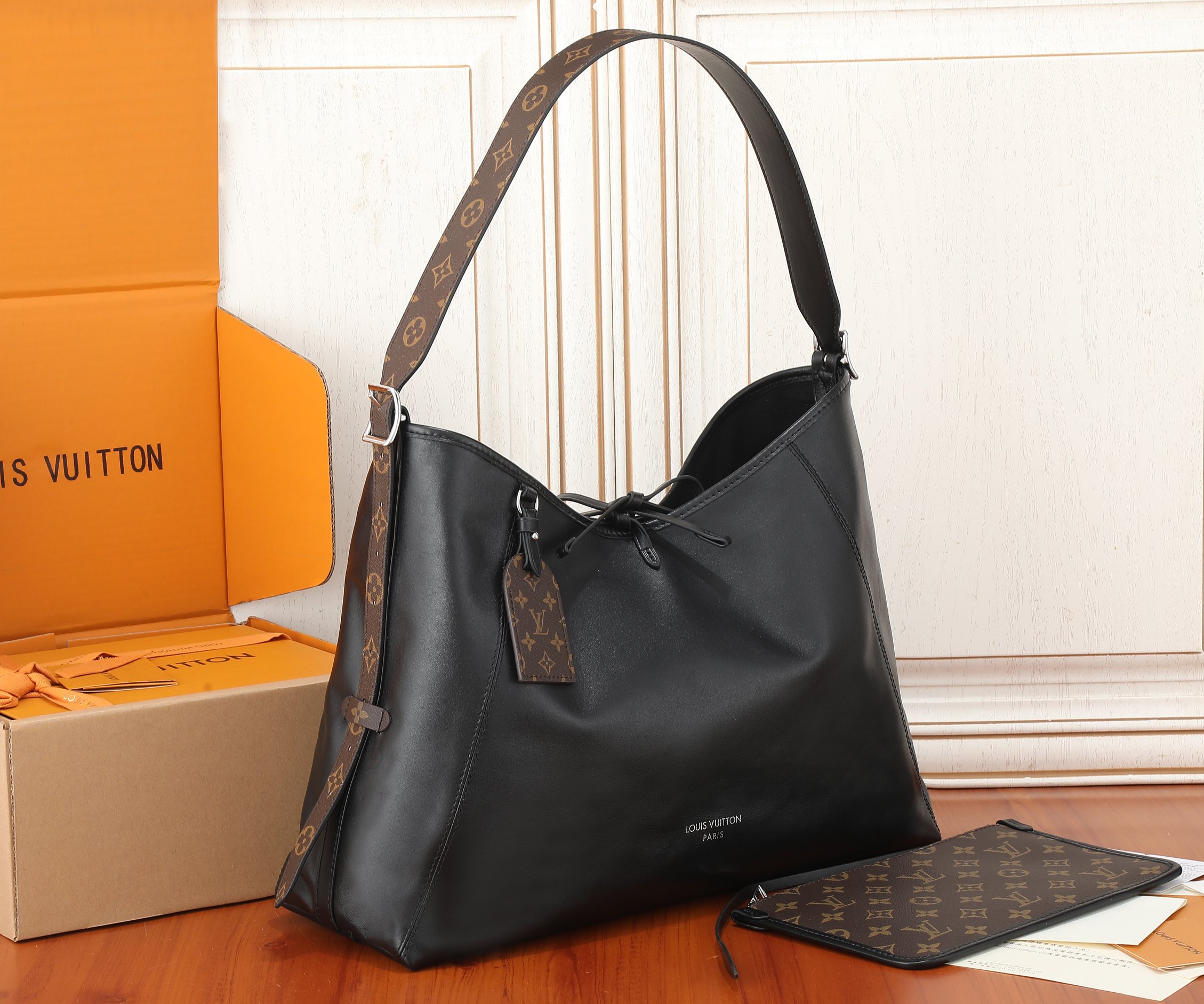 CarryAll Dark Medium Leather Handbag - Image 2