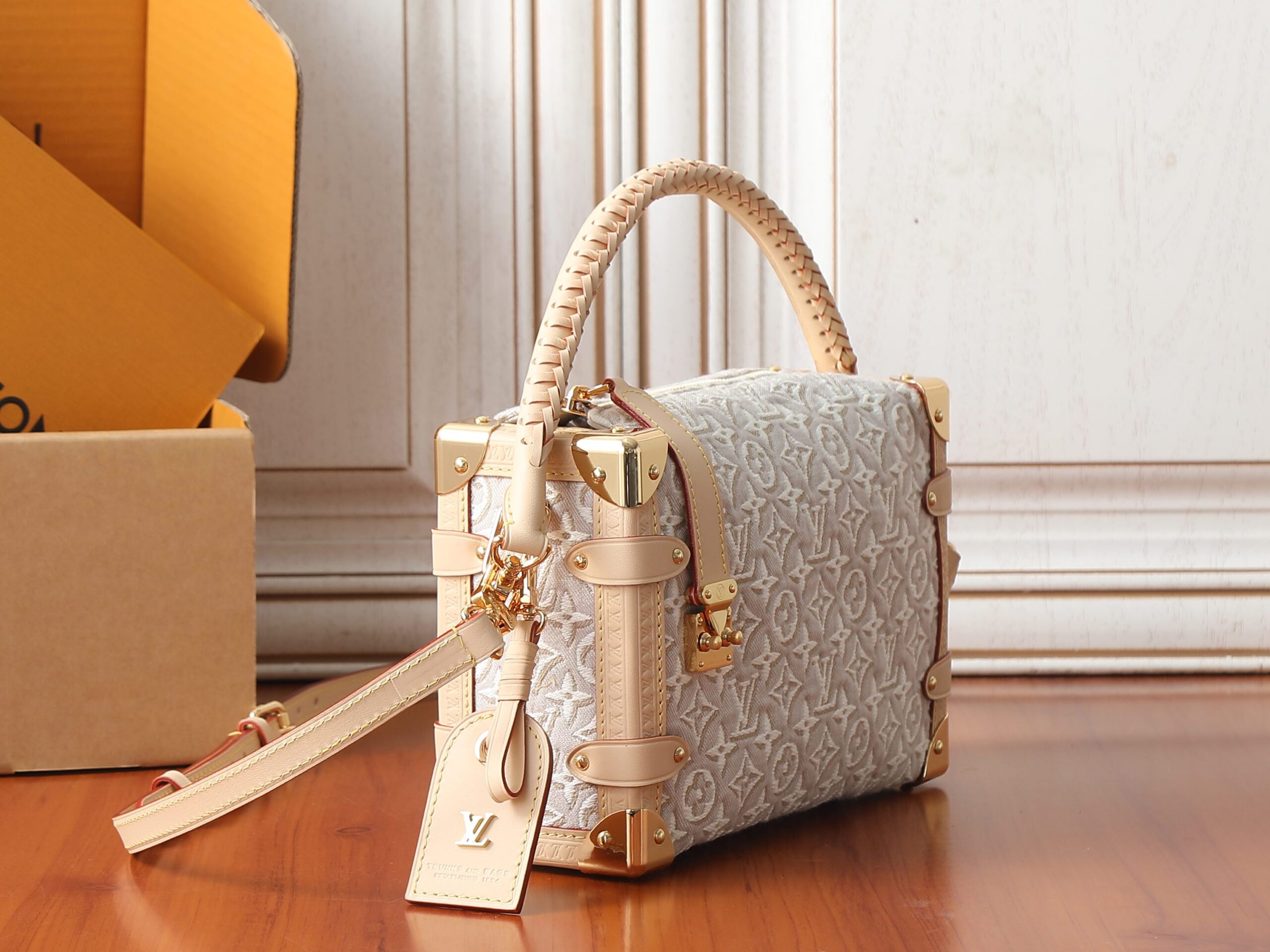 Louis Vuitton Side Trunk Medium Handbag in Monogram Emblème Canvas - Image 2