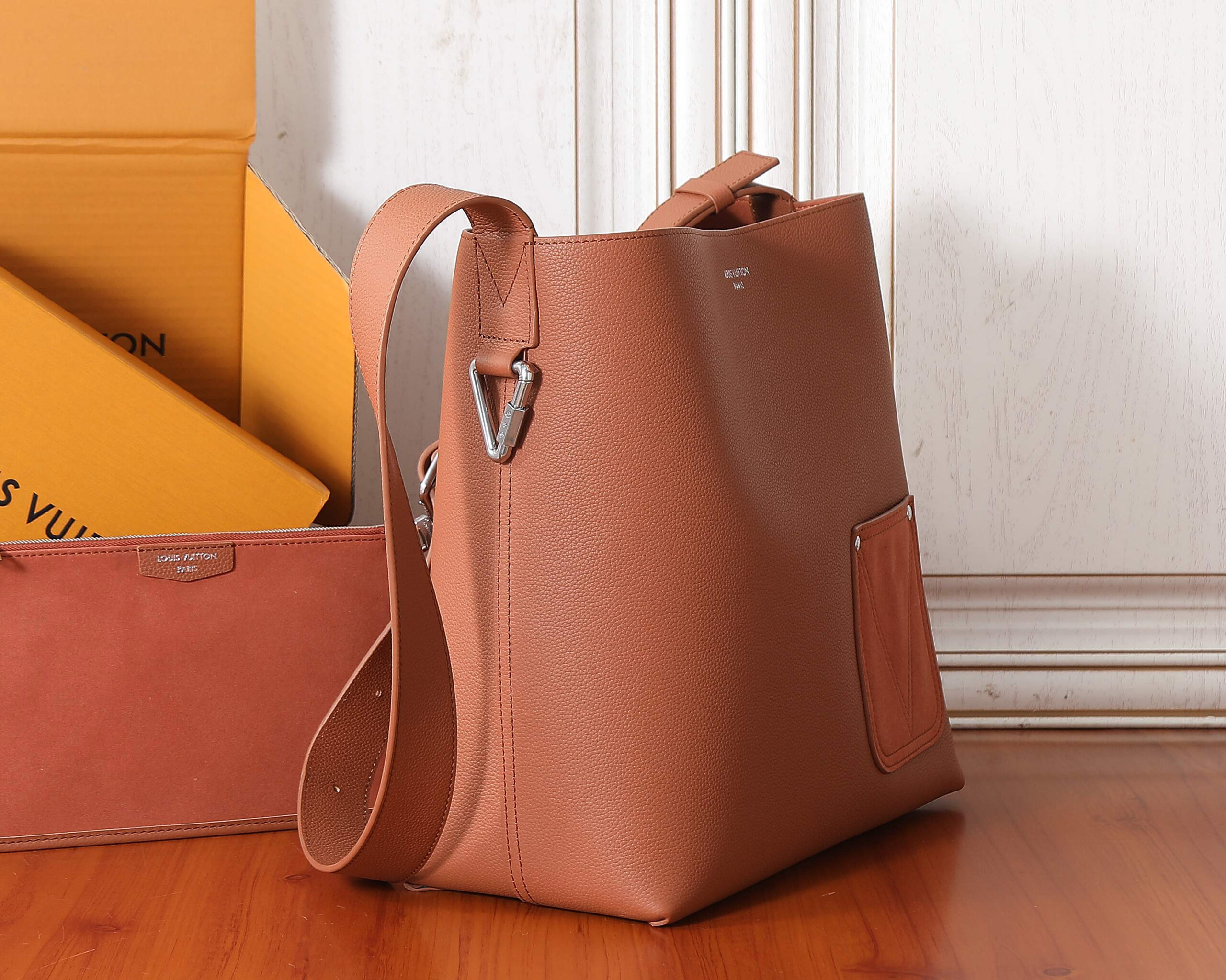 Louis Vuitton Verso Hobo Bag M26745 - Image 2