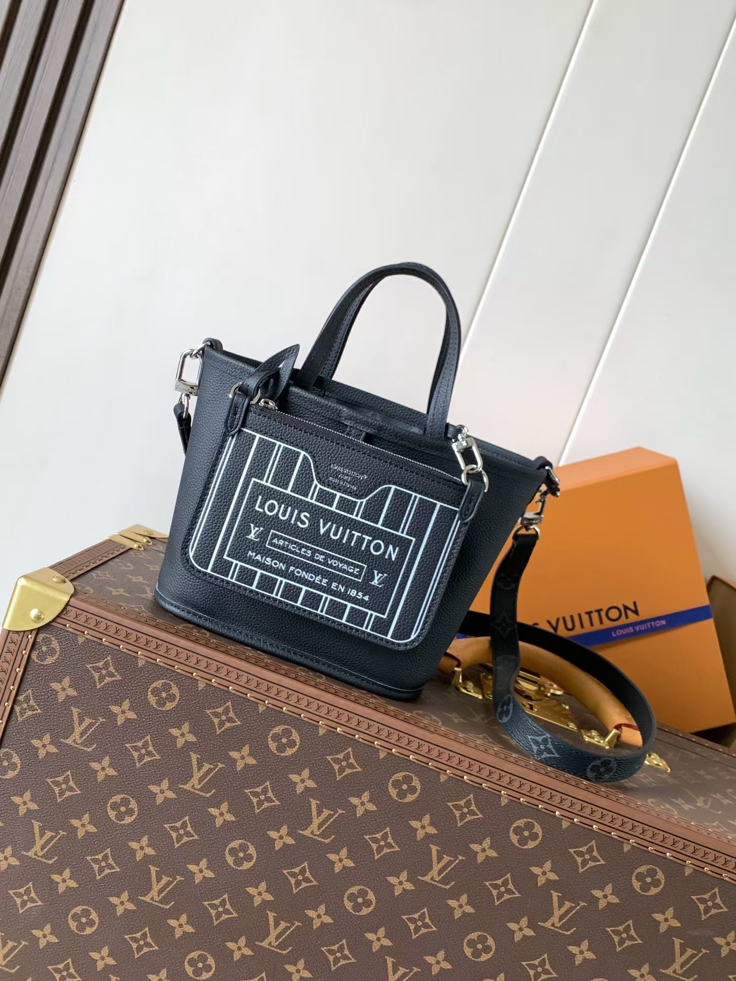 Louis Vuitton Ski Neverfull Bandouliere Inside Out BB M15210 - Image 2