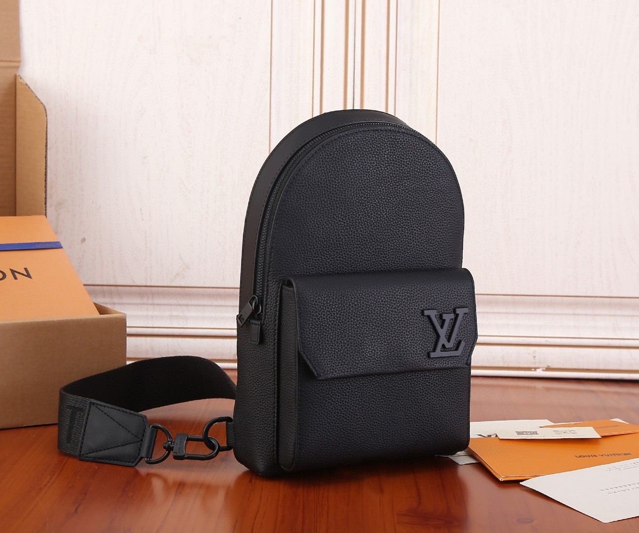 Louis Vuitton Aerogram Pilot Shoulder Bag M23736 - Image 2