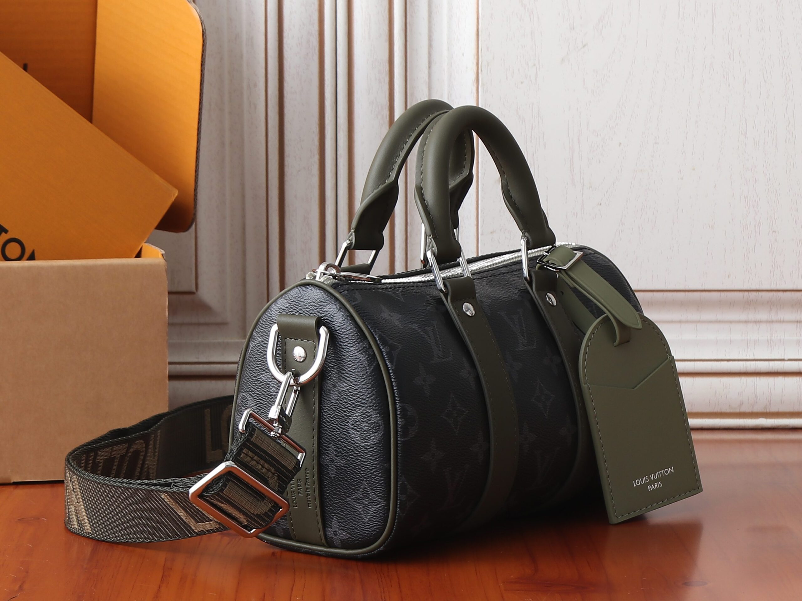 Louis Vuitton Keepall Bandoulière 25 Monogram Eclipse Bag - Image 2