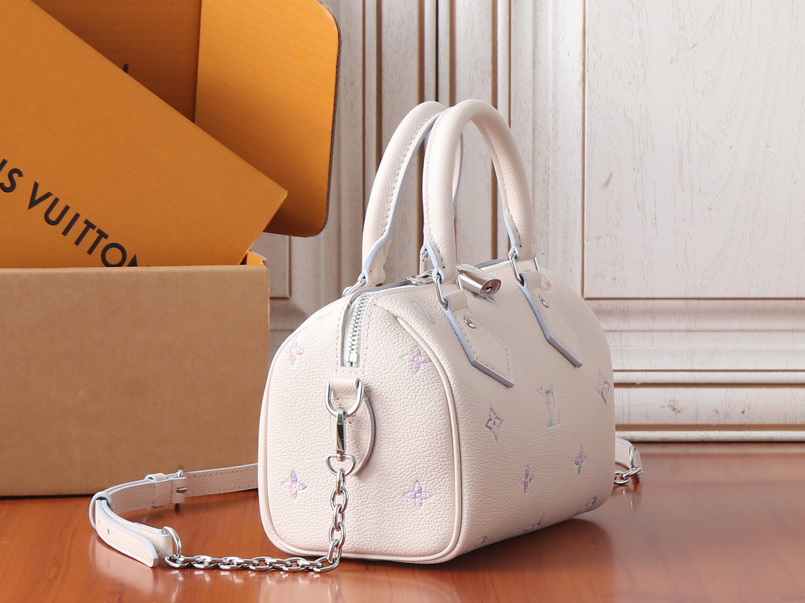 Louis Vuitton Speedy Bandouliere 20 Link Quartz Handbag - Image 2