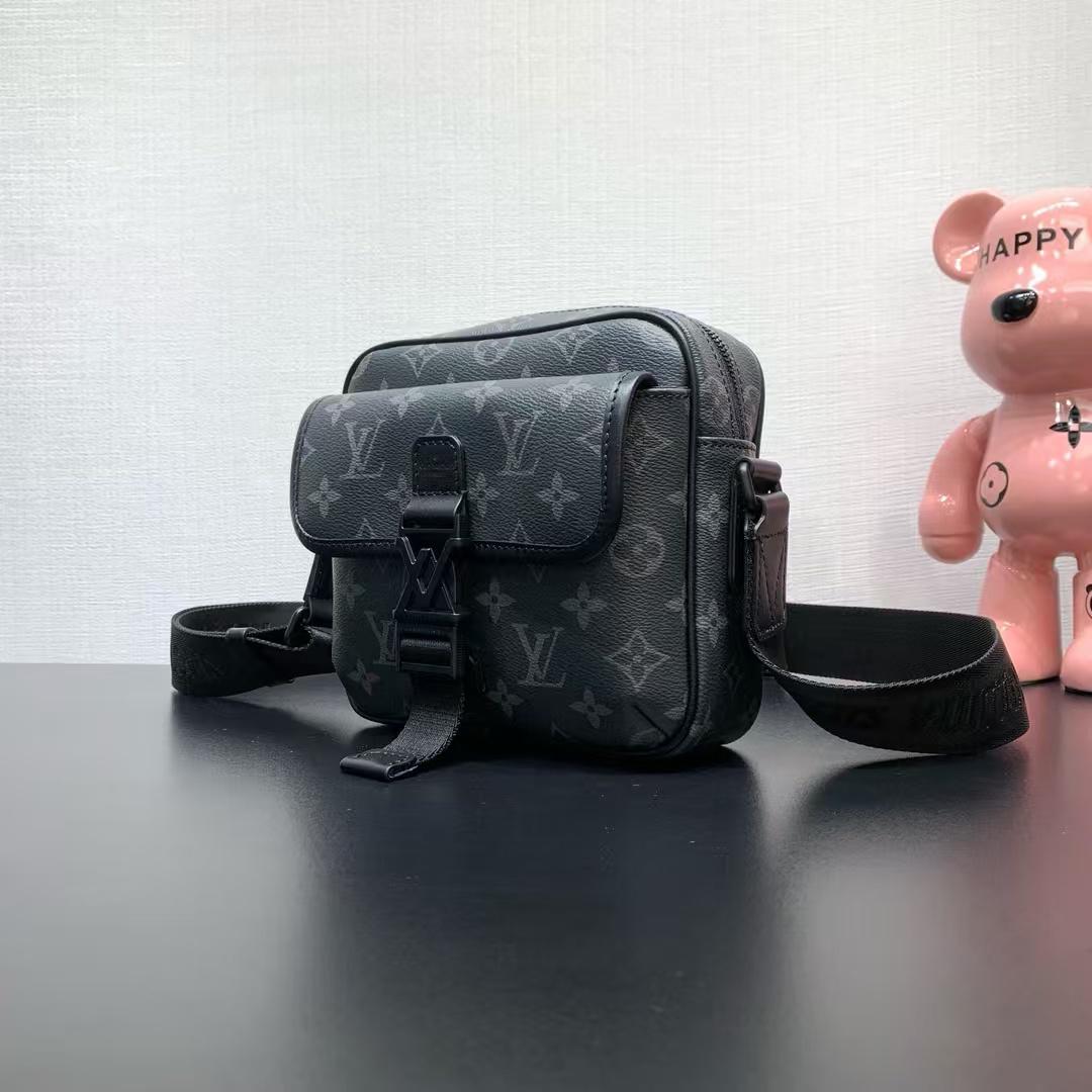 Getaway Messenger Bag - Image 2