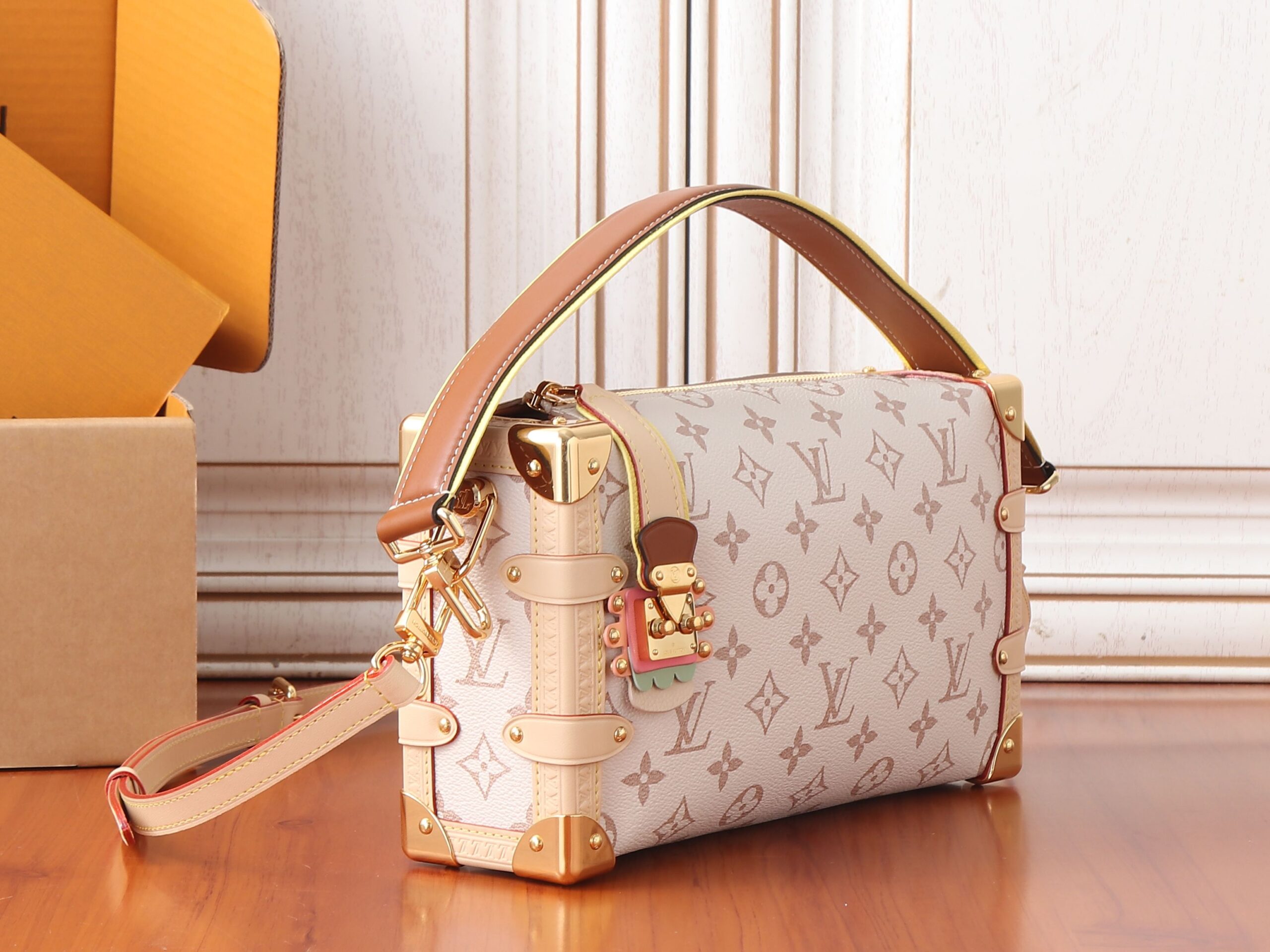 Side Trunk Medium Handbag M29913 - Image 2