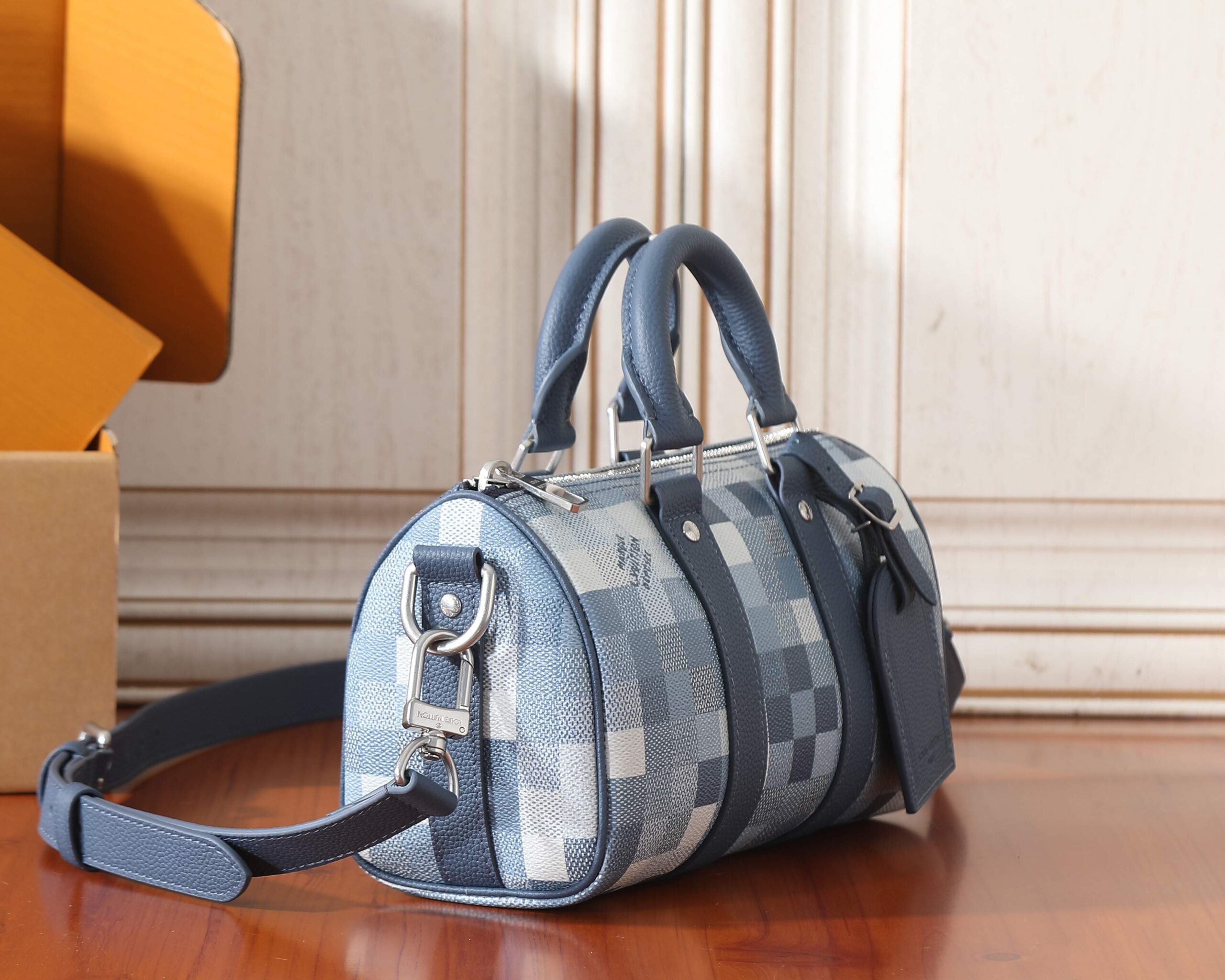 Louis Vuitton Keepall Bandoulière 25 Shoulder Bag in Damoflage Coated Canvas - Image 2