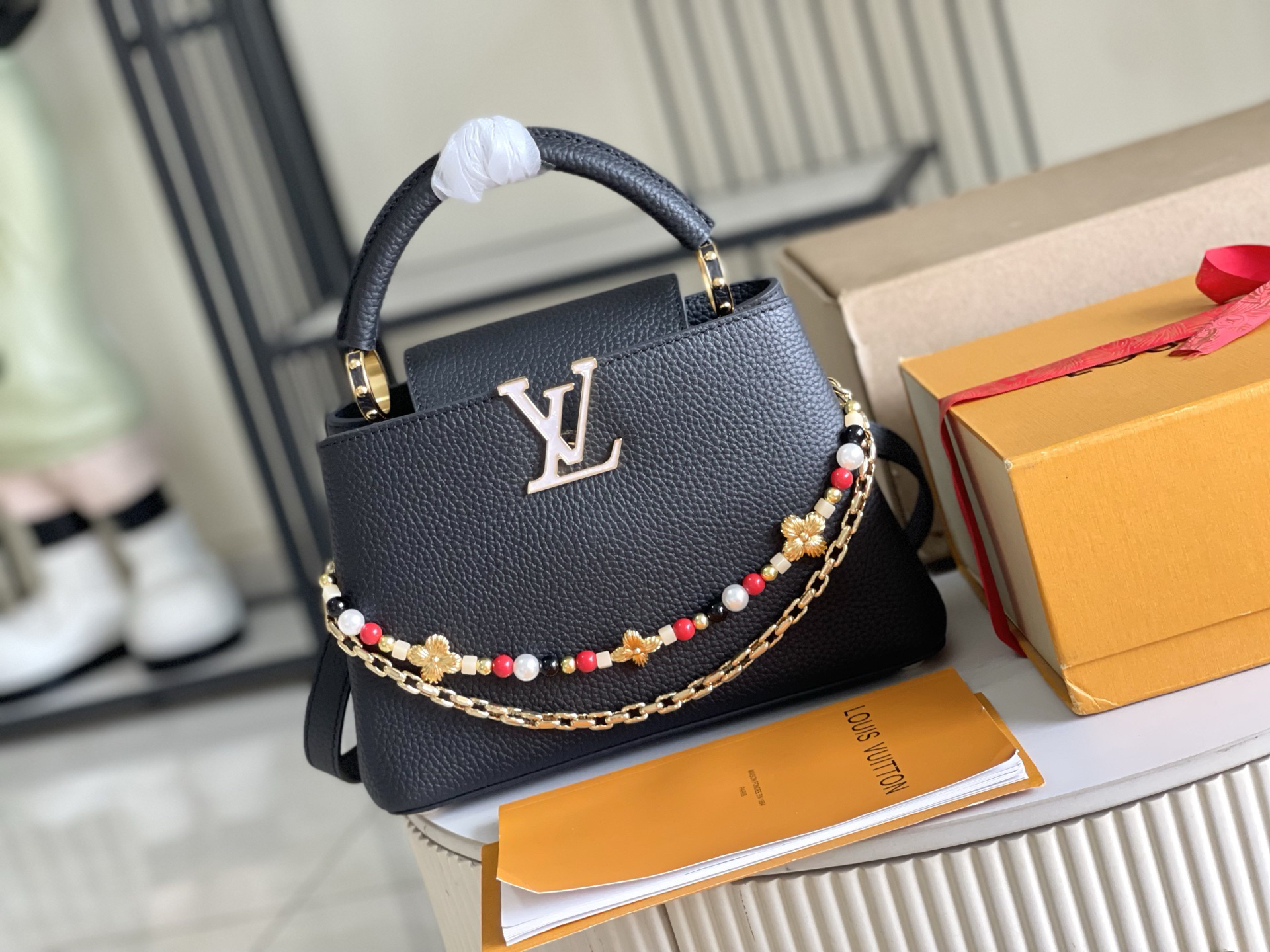 Louis Vuitton Capucines Small Taurillon Leather Handbag - Image 2
