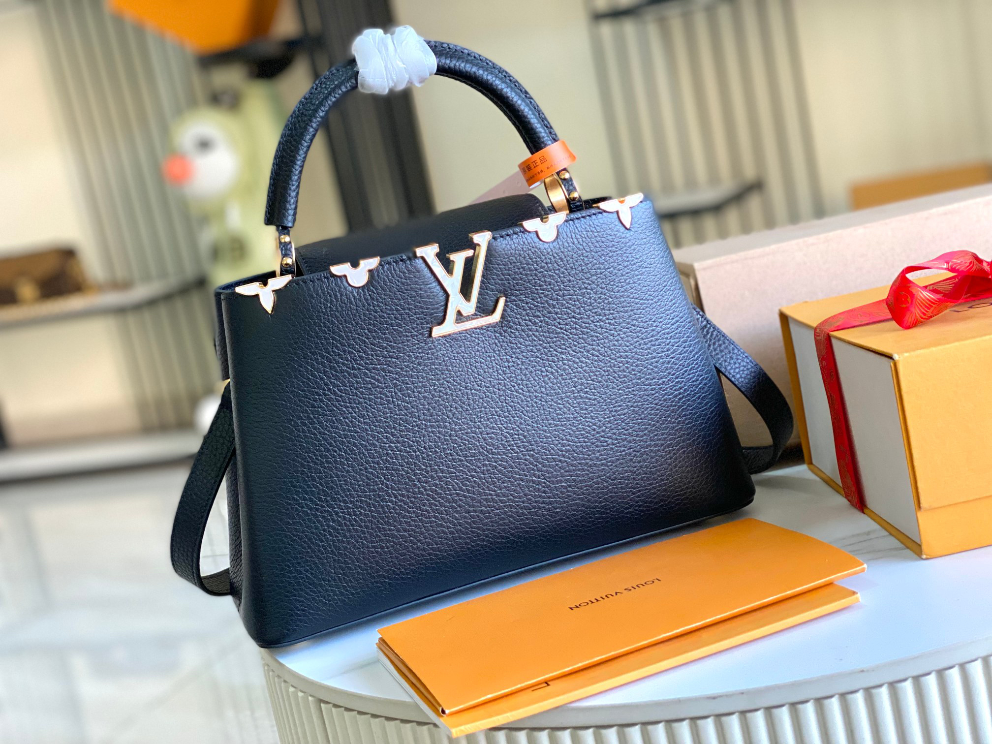 Louis Vuitton Capucines Flower Crown Medium Handbag - Image 2