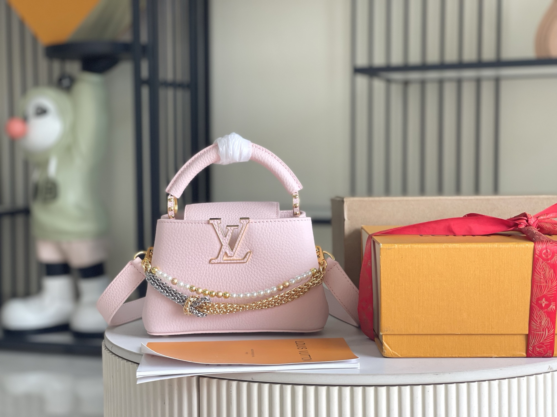 Louis Vuitton Capucines BB Mini Crossbody Bag - Image 2