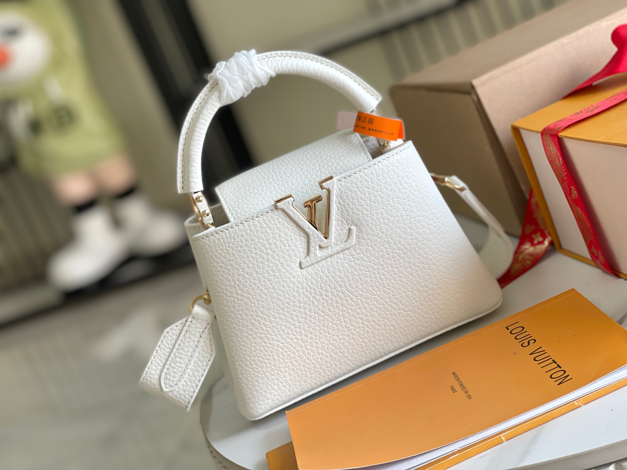 Louis Vuitton Capucines BB Handbag - Image 2