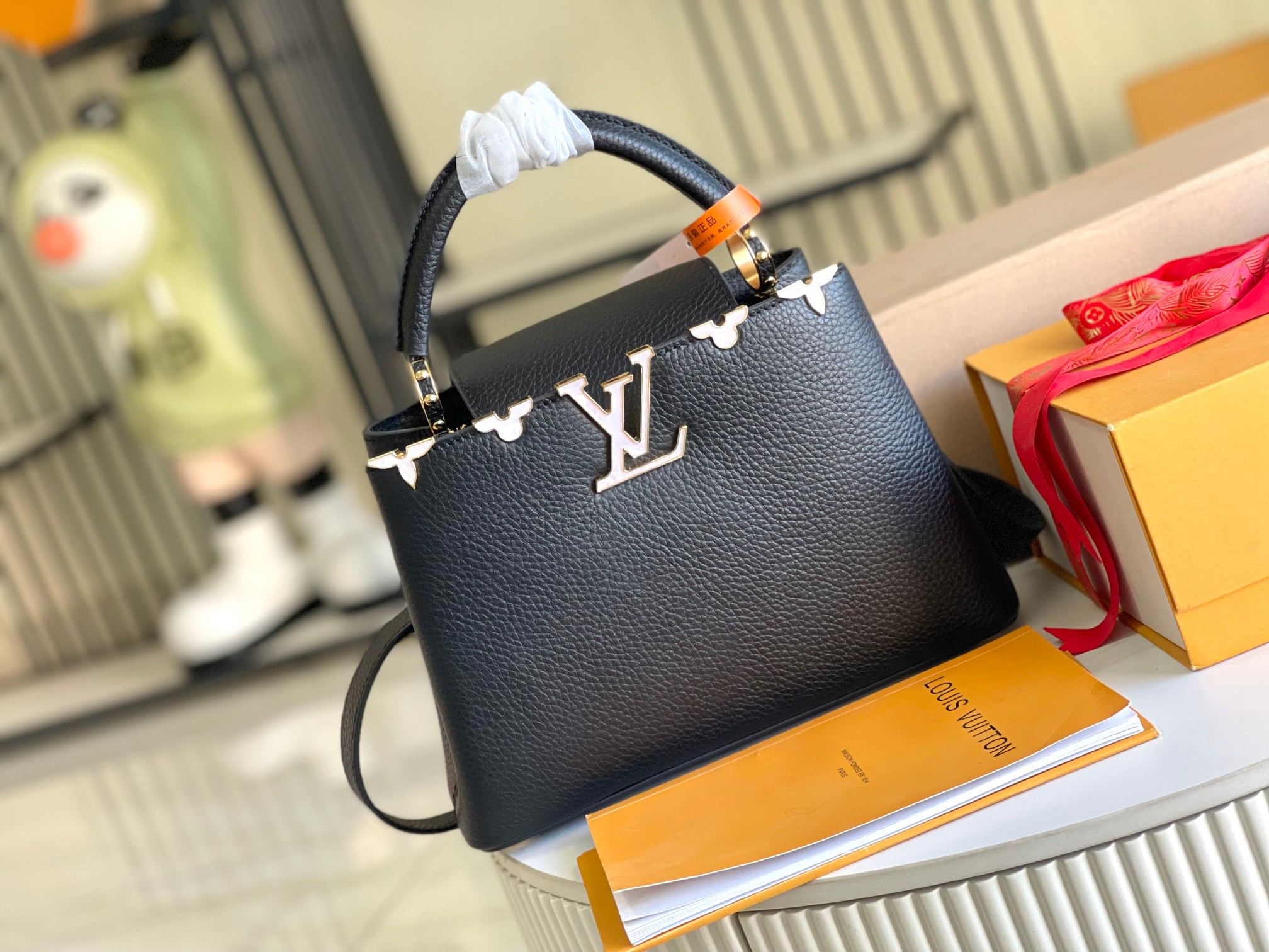 Louis Vuitton Capucines BB Small Handbag in White Leather with Gold-Tone Crown Detail - Image 2