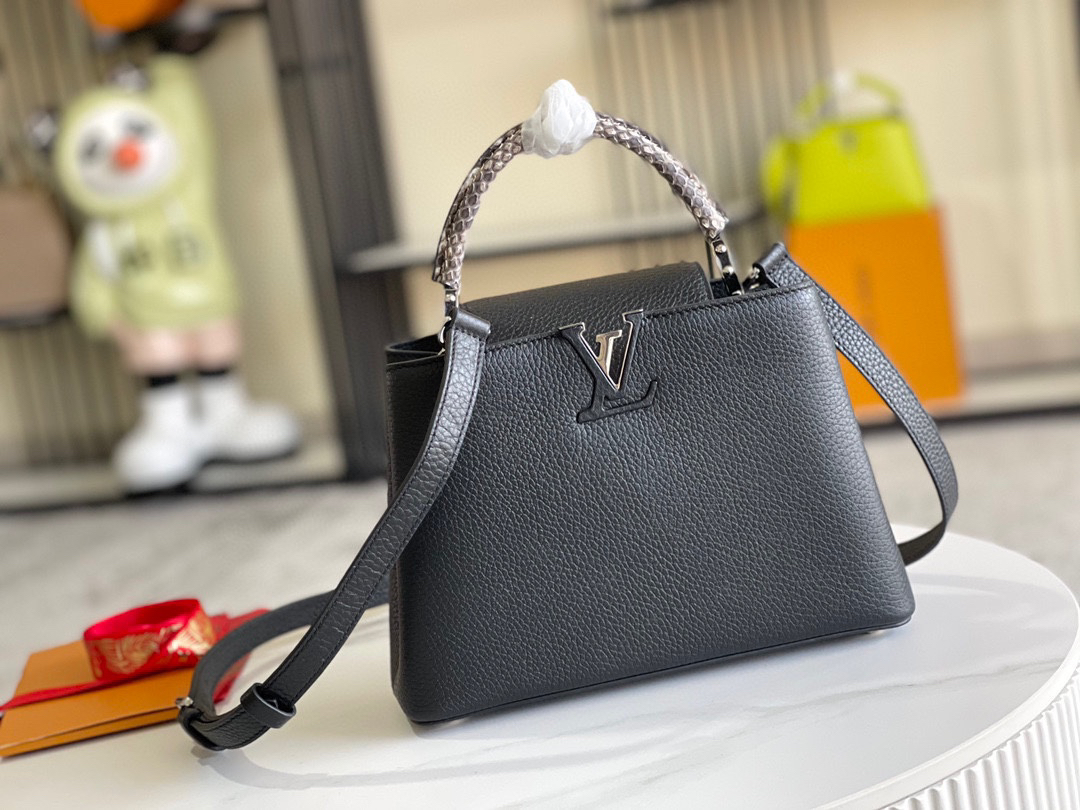 Louis Vuitton Capucines BB Handbag in Taurillon Leather - Image 2