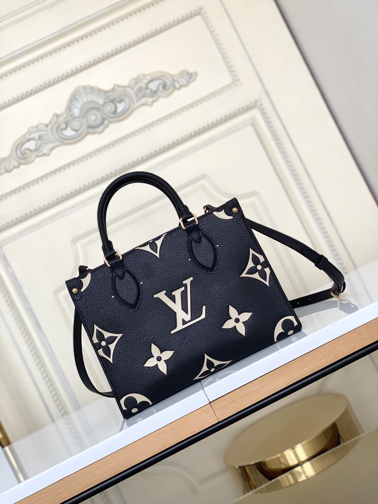 Louis Vuitton Onthego Small Tote Bag M45659 - Image 2