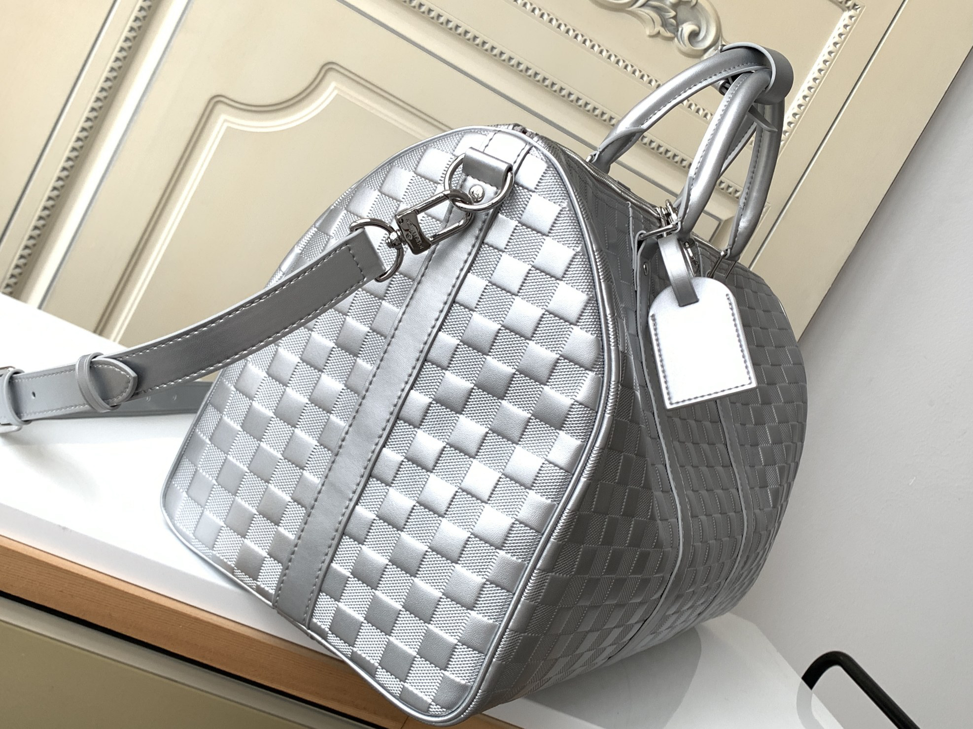 Louis Vuitton Keepall Bandoulière 50 Travel Bag in Silver Glitter Damier Leather - Image 2
