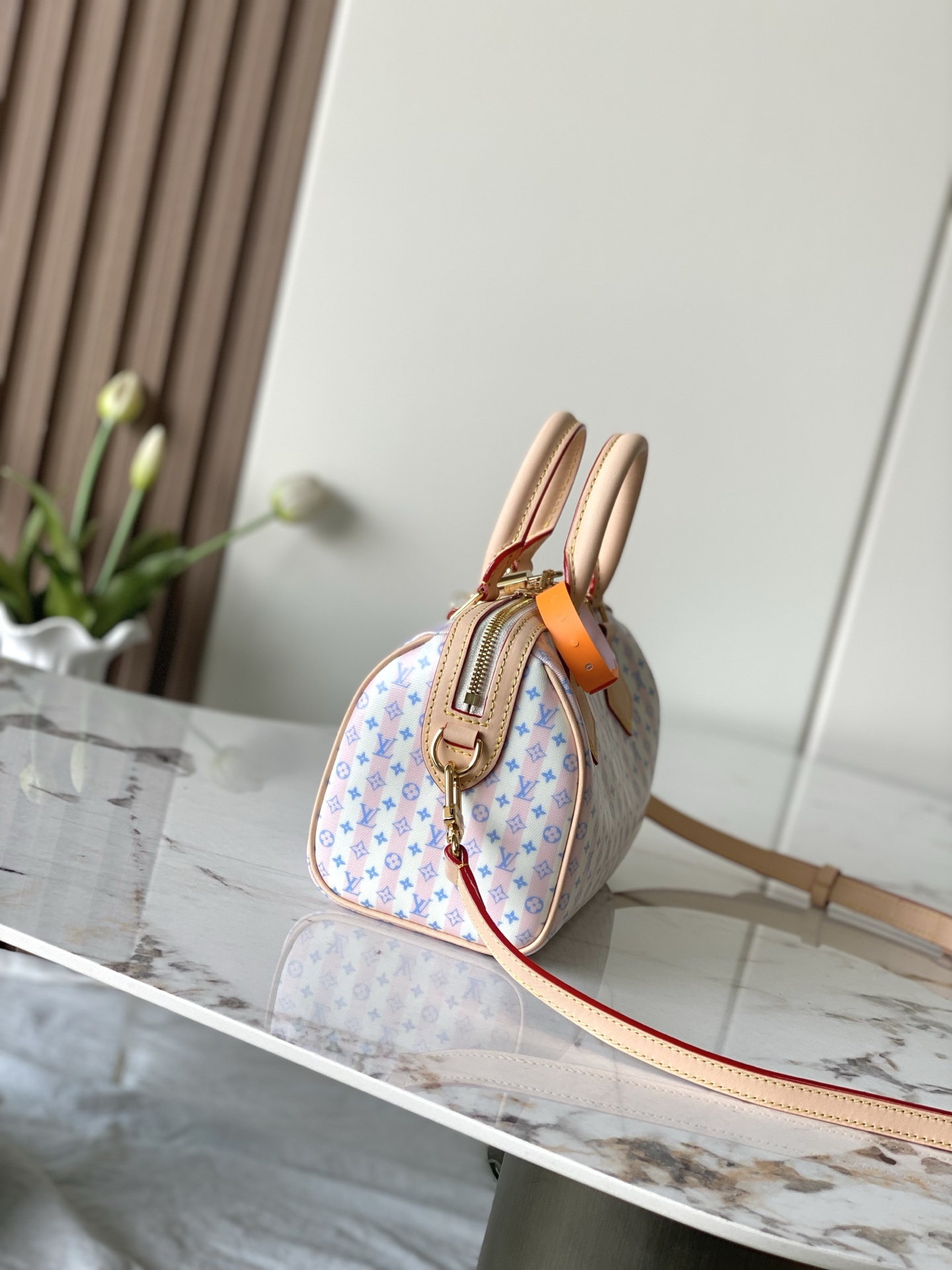 Louis Vuitton Speedy Bandoulière 20 Crossbody Bag in Pink - Image 2