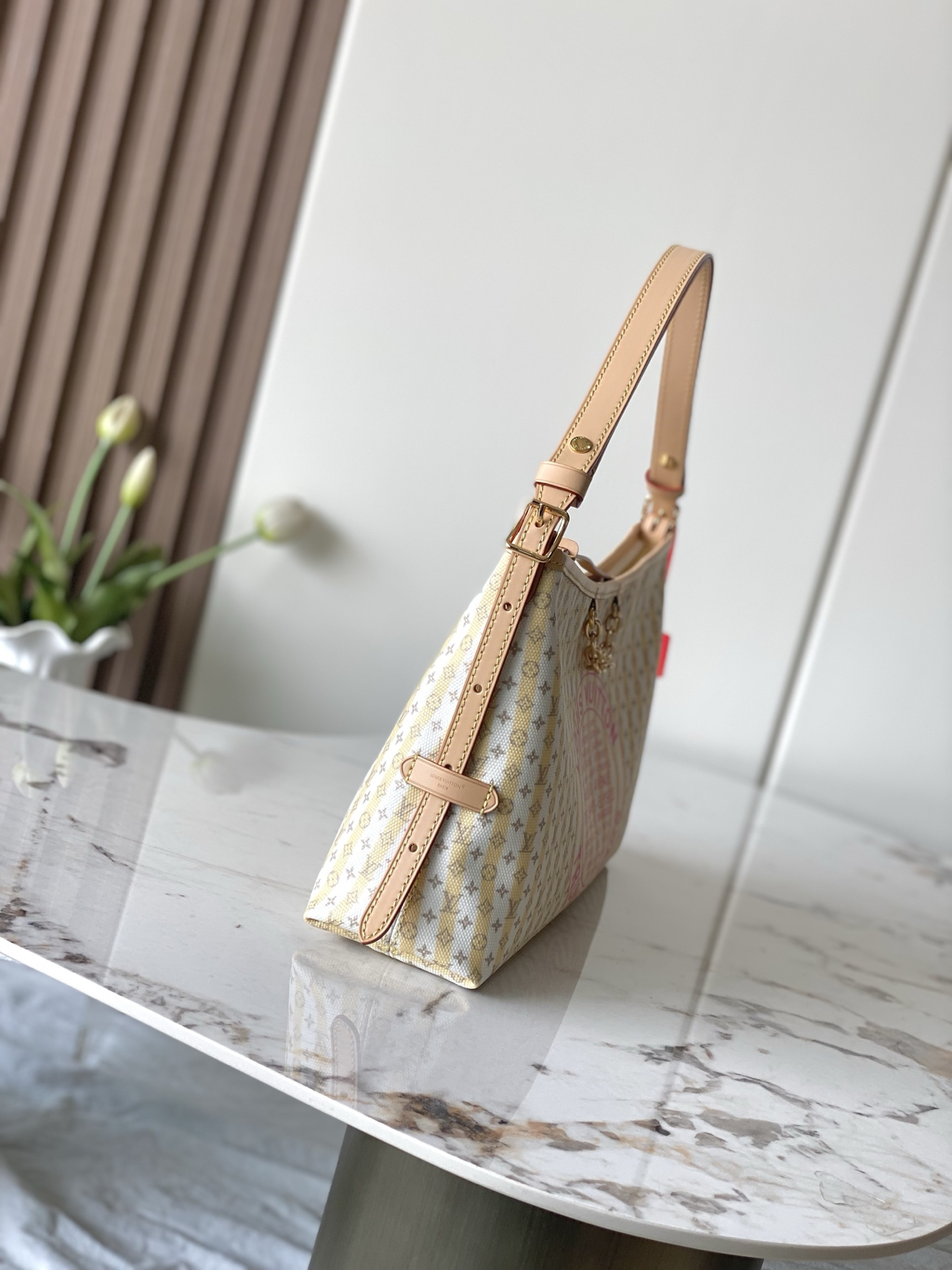Louis Vuitton Carryall East West Canvas Bag in Beige - Image 2