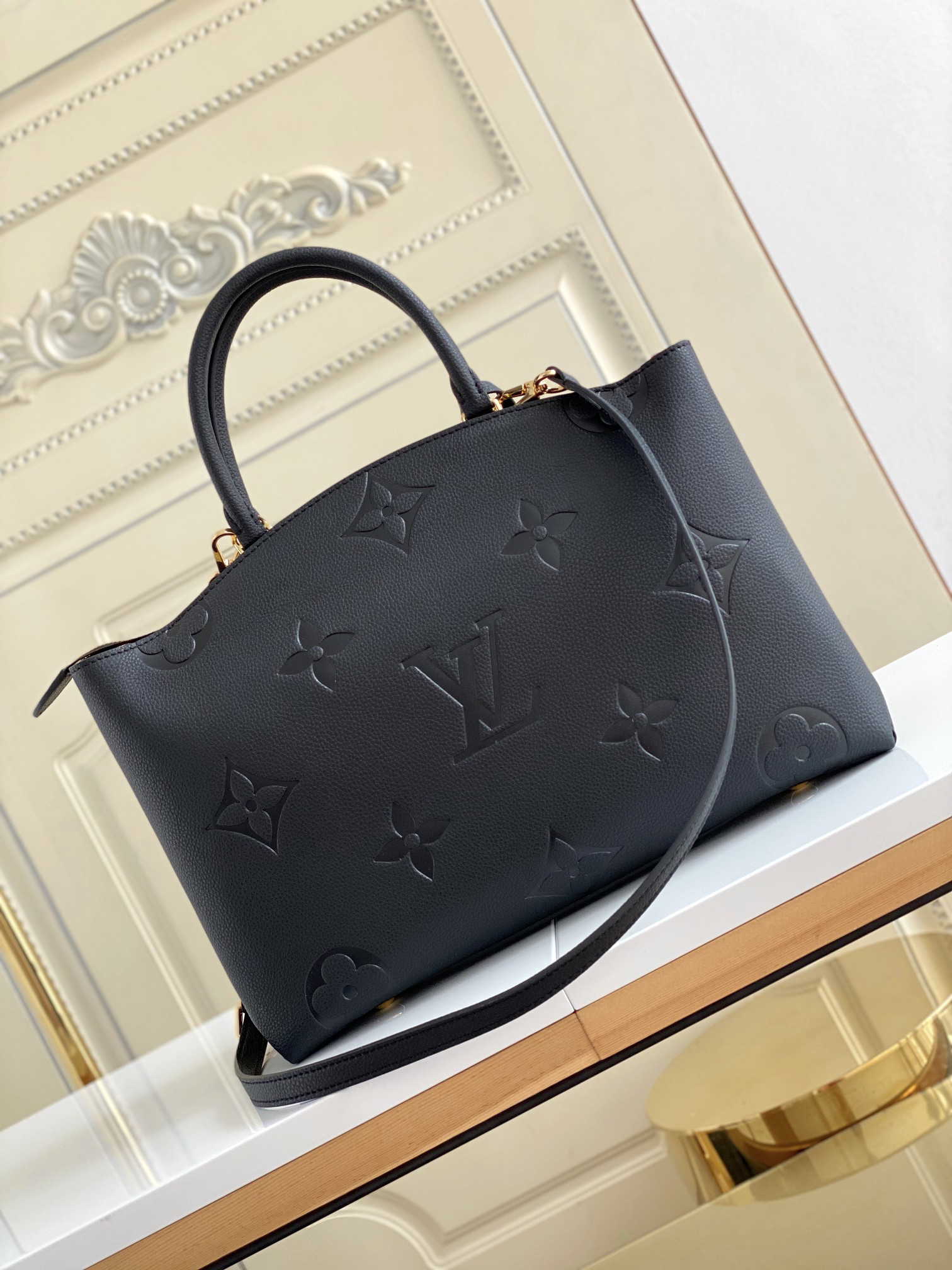 Louis Vuitton Grand Palais Handbag - Image 2