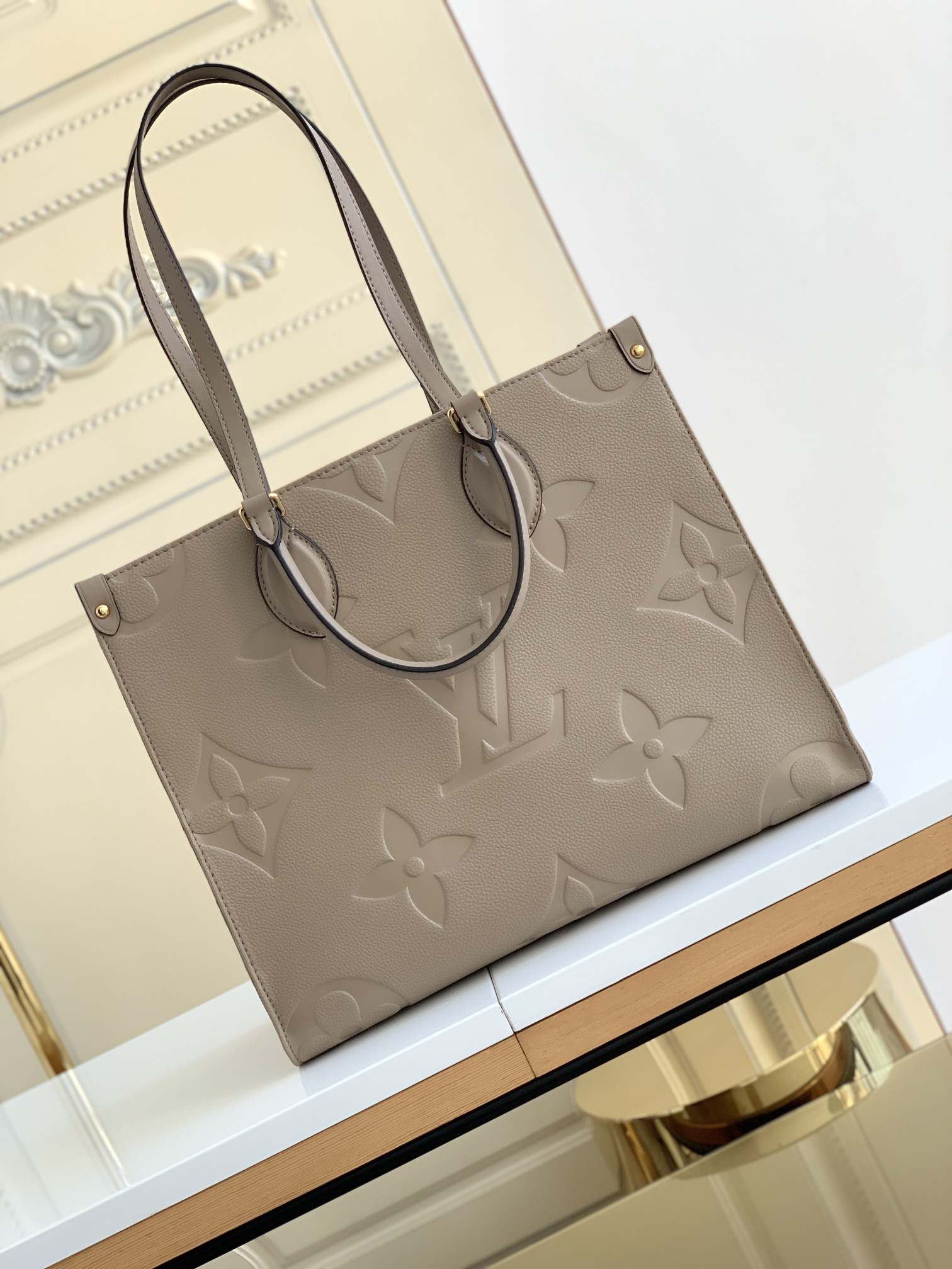 Louis Vuitton Onthego Small Tote Bag M45607 - Image 2