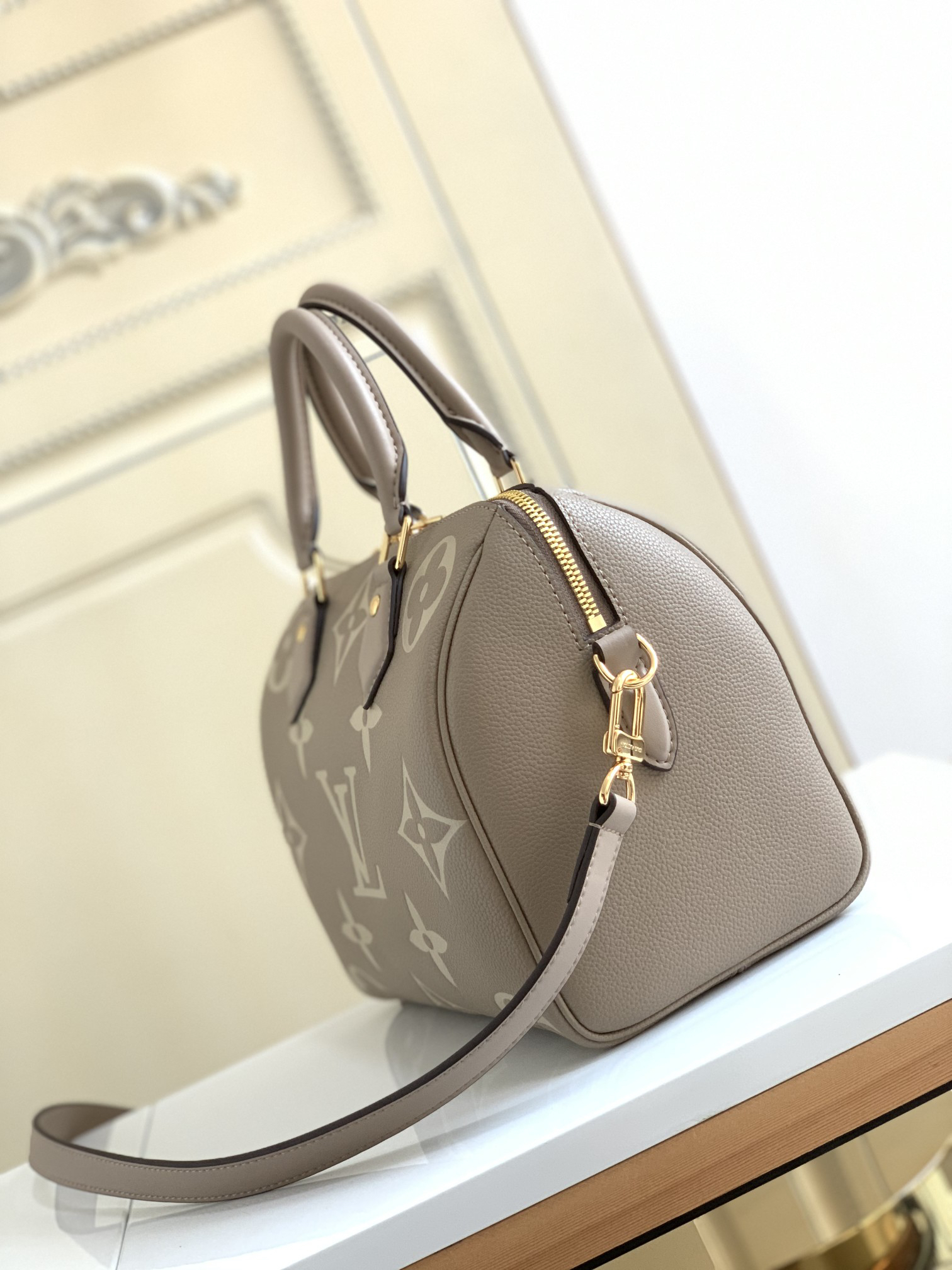 Louis Vuitton Speedy Bandoulière 25 Monogram Empreinte Leather Shoulder Bag - Image 2