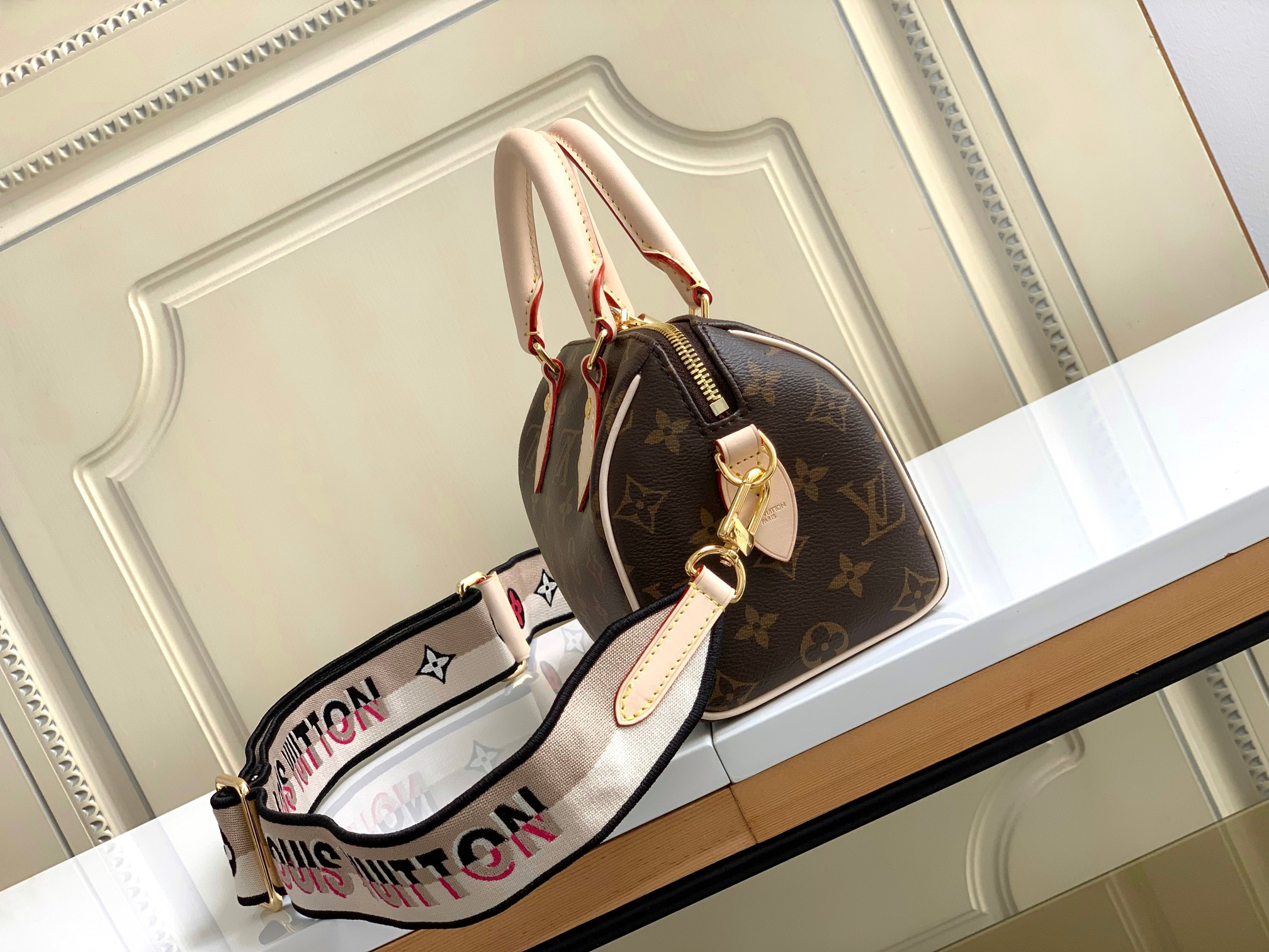 Louis Vuitton Speedy Bandoulière 20 Monogram Crossbody Bag - Image 2