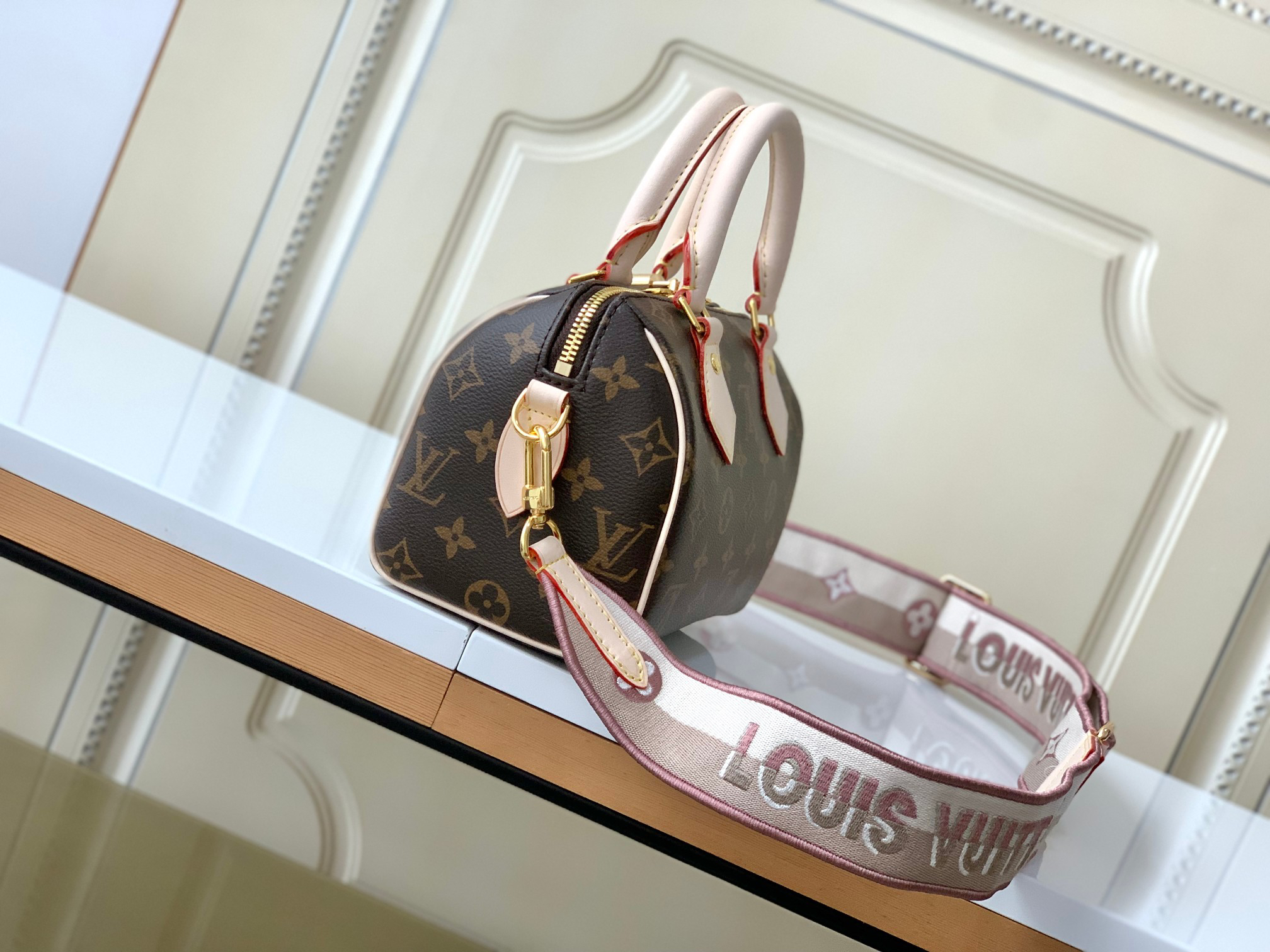 Louis Vuitton Speedy Bandoulière 20 Monogram Crossbody Bag - Image 2