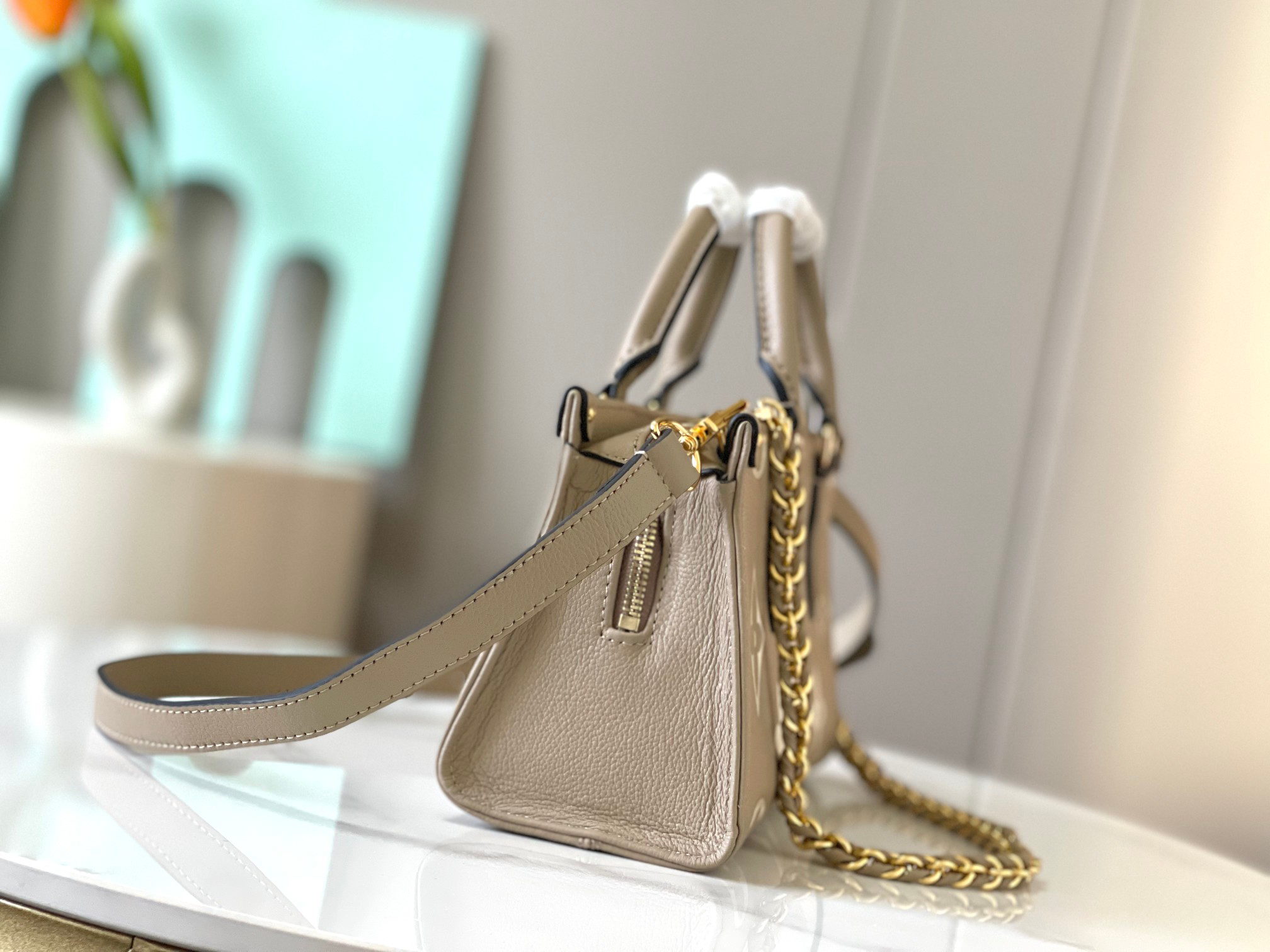 Louis Vuitton OnTheGo East West Handbag in Monogram Empreinte Leather - Image 2