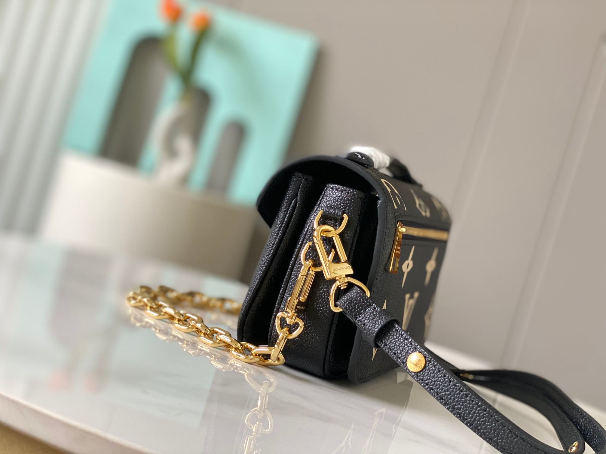 Louis Vuitton Pochette Métis East West Crossbody Bag - Image 2