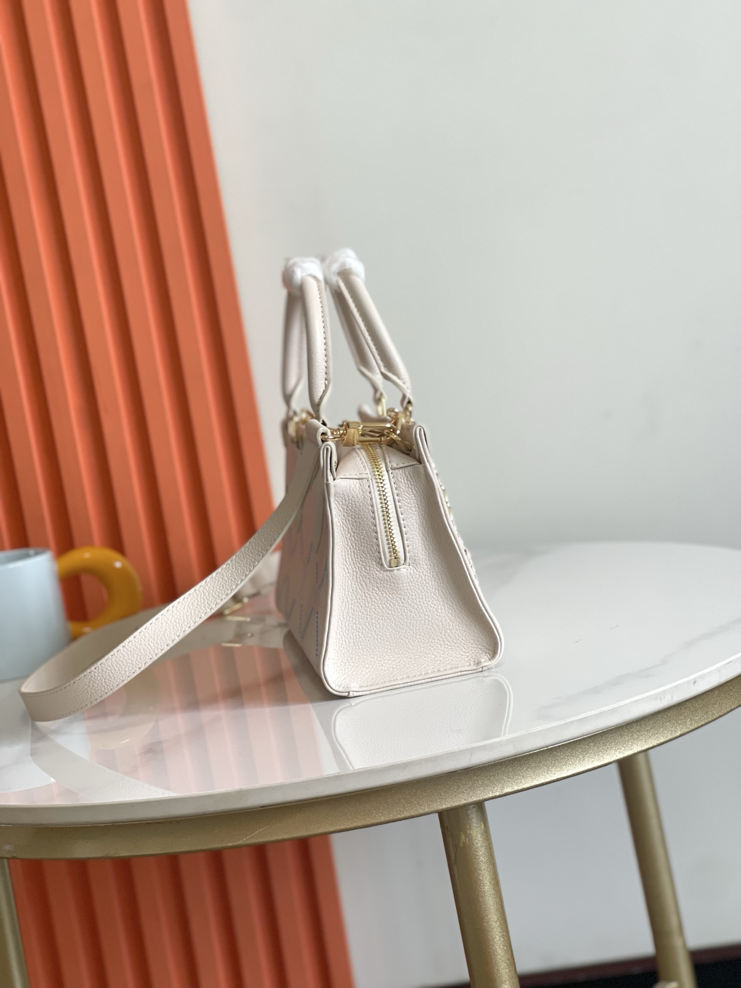 Louis Vuitton OnTheGo East West Handbag M29487 in Monogram Empreinte Leather - Image 2