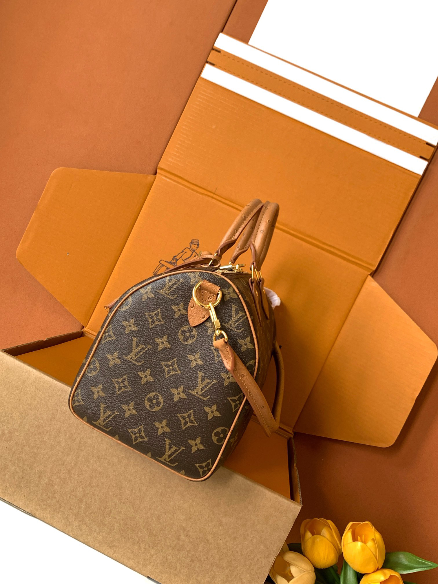 Louis Vuitton Speedy Soft 30 Dark Handbag - Image 2