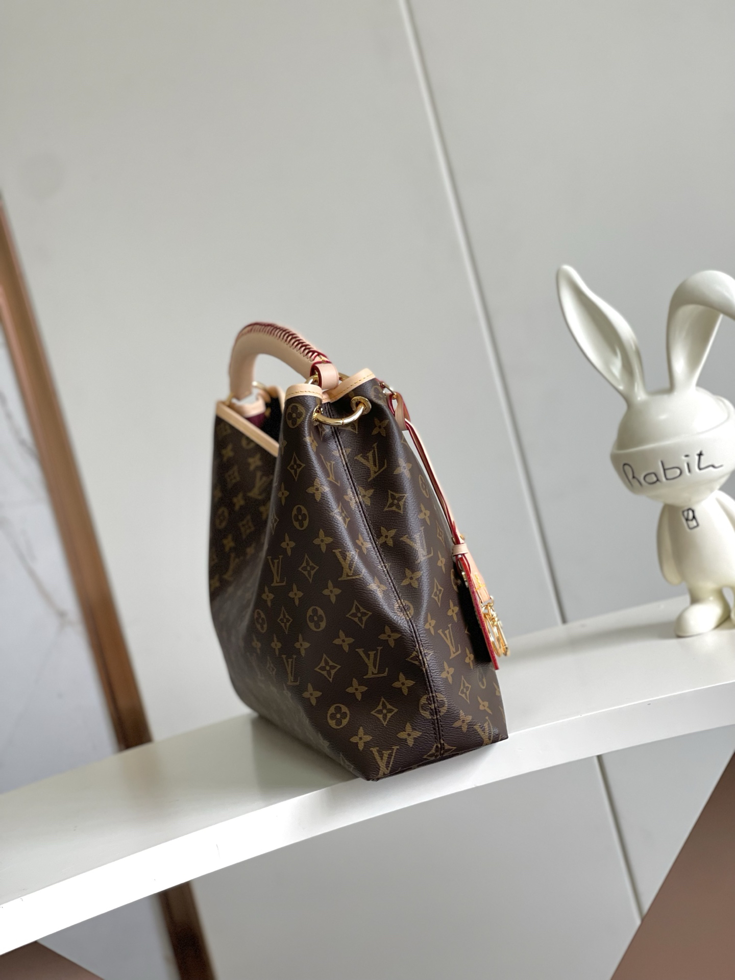 Louis Vuitton Artsy Handbag M25877 - Image 2