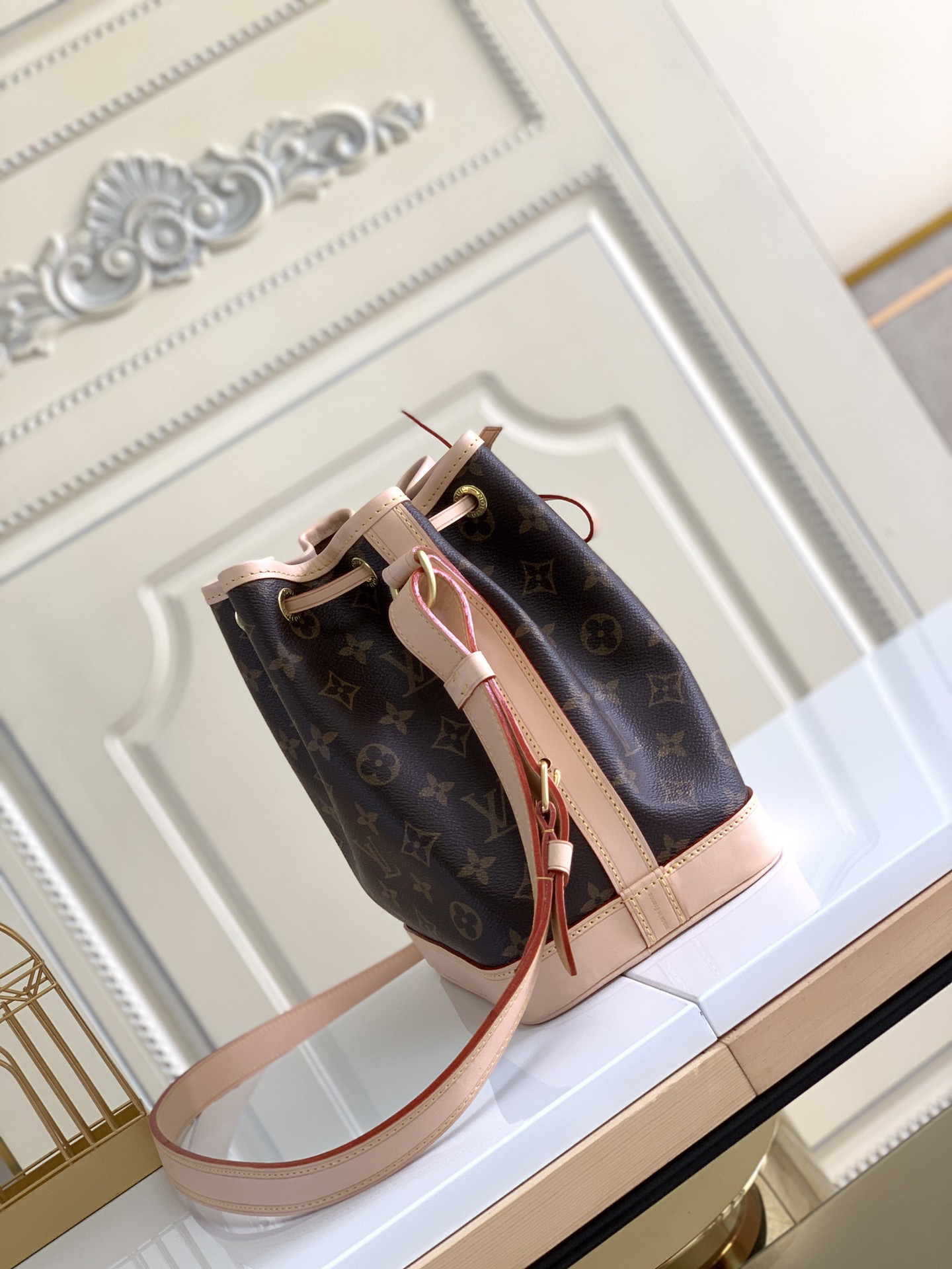Louis Vuitton Noé BB Monogram Canvas Bucket Bag - Image 2
