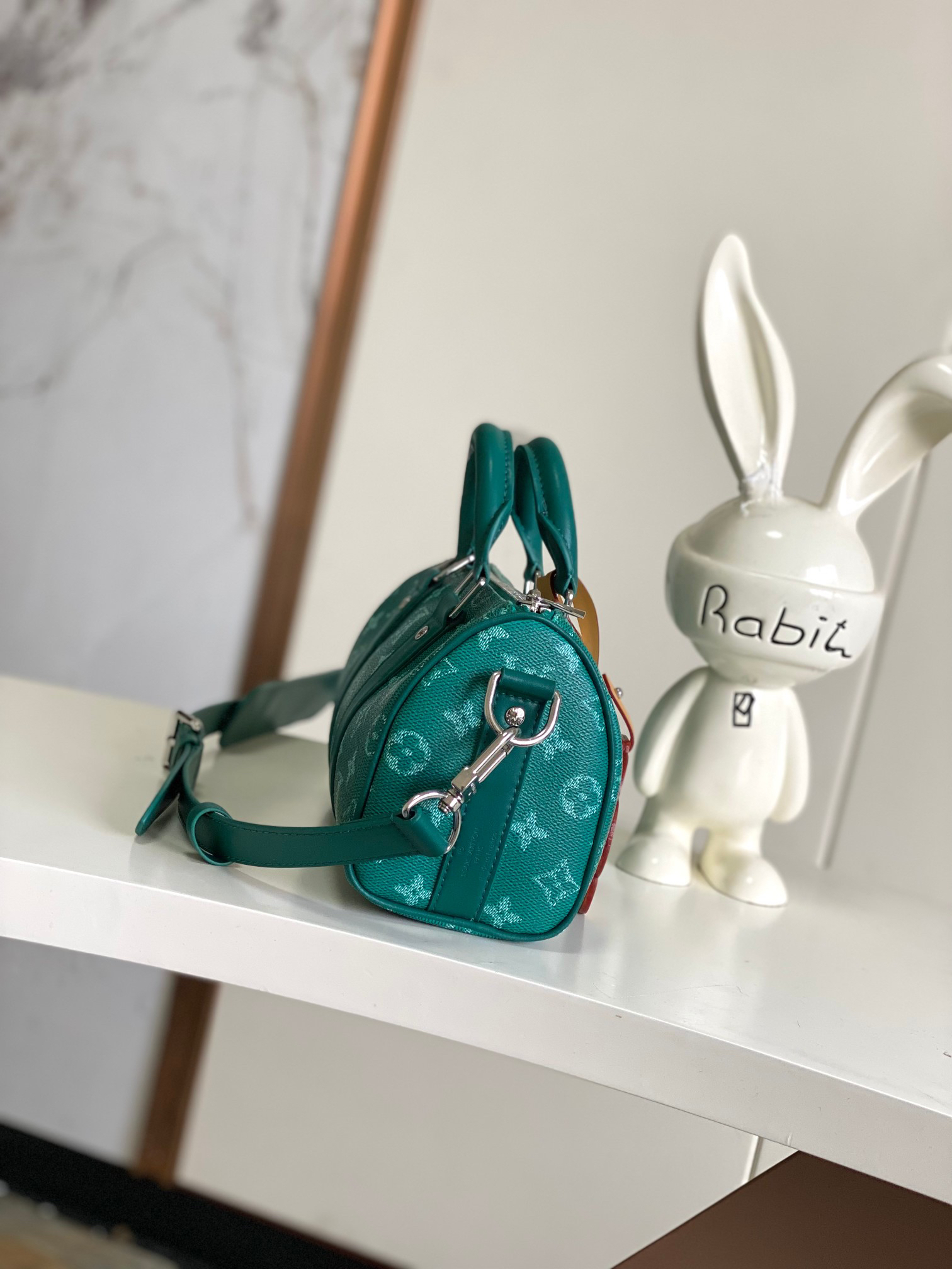 Louis Vuitton Keepall Bandoulière 25 Crossbody Bag - Image 2