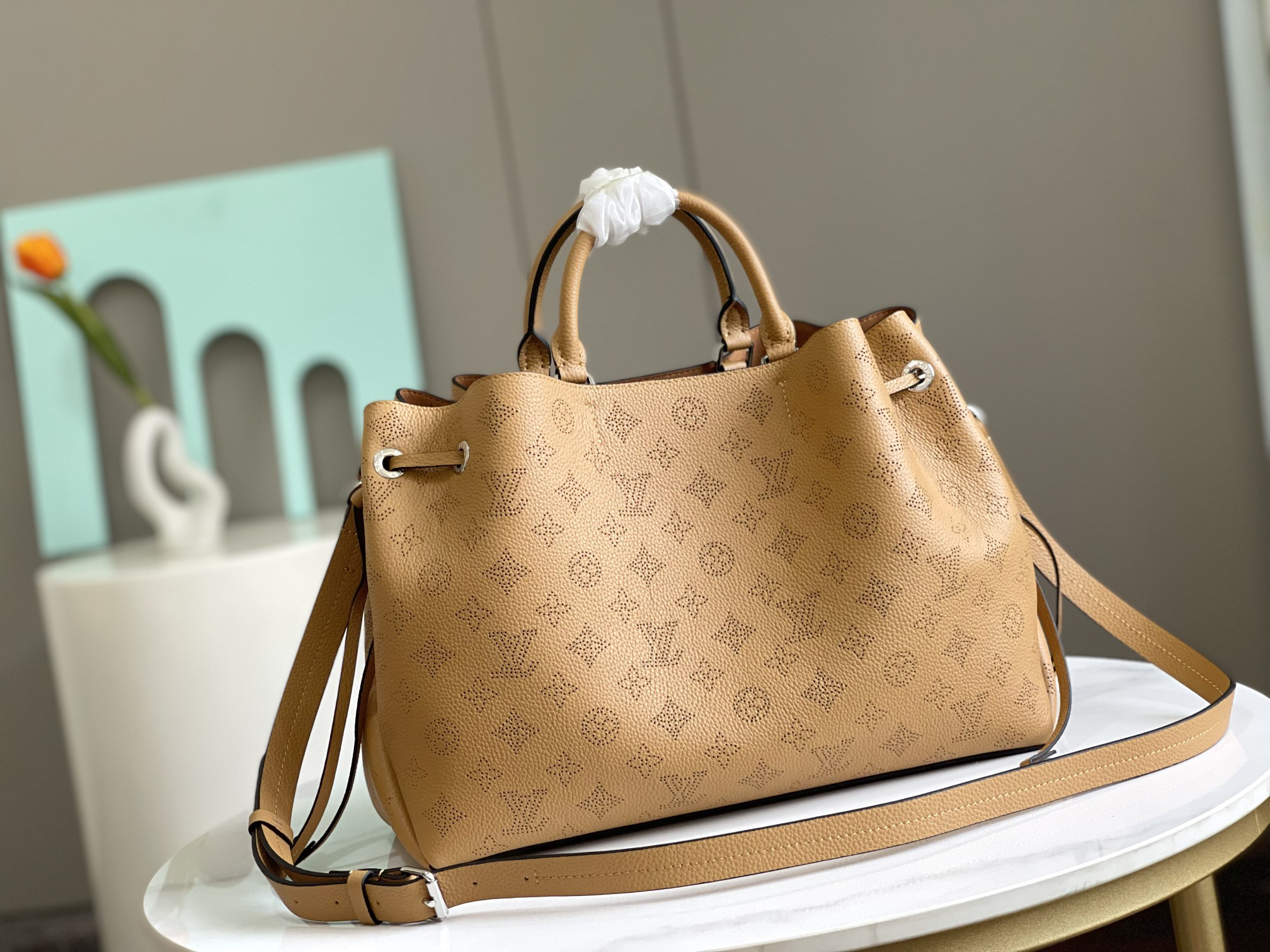 Bella Tote Bag in Top-Grain Leather - Image 2