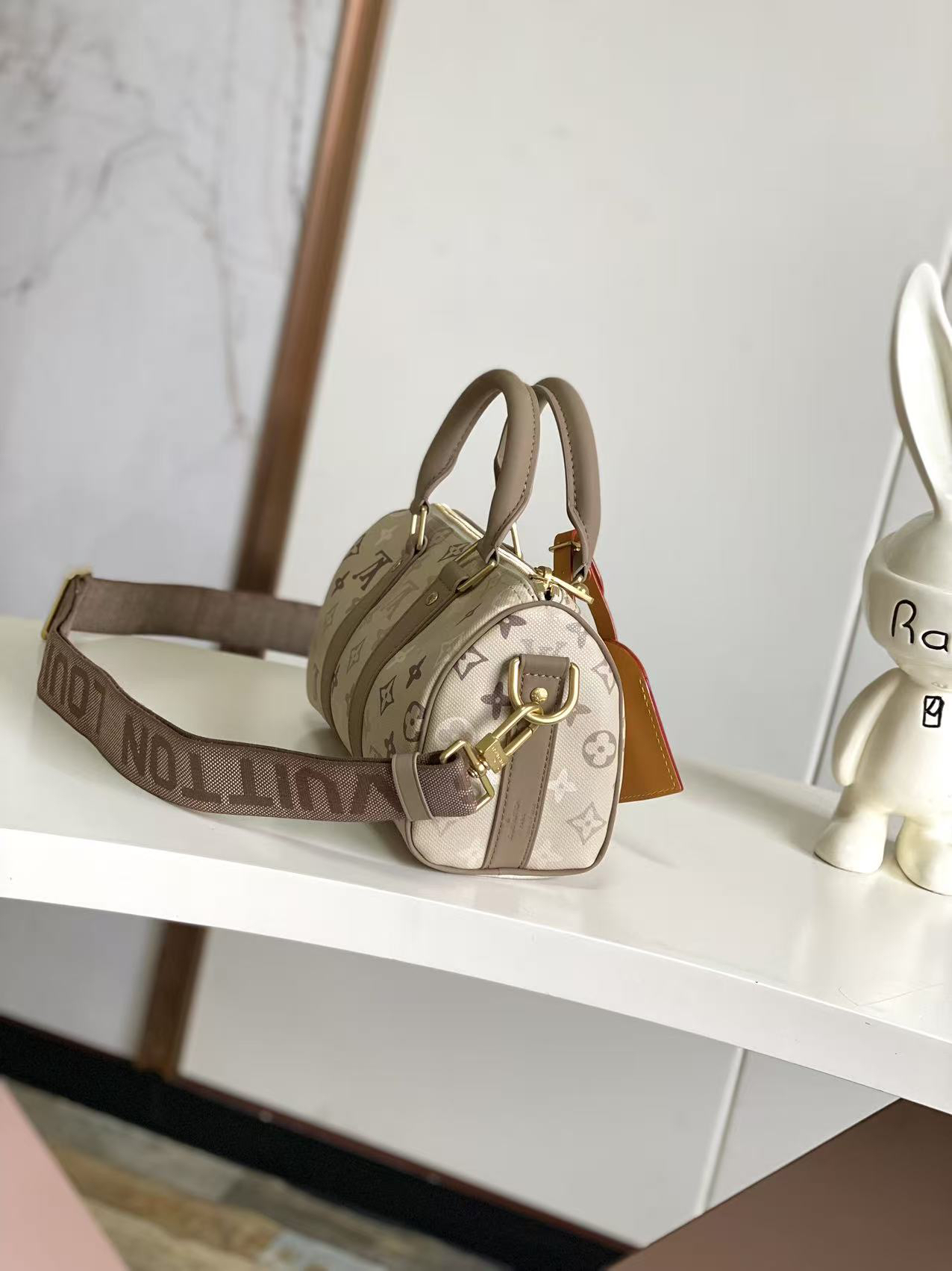Louis Vuitton Keepall Bandoulière 25 Travel Bag - Image 2
