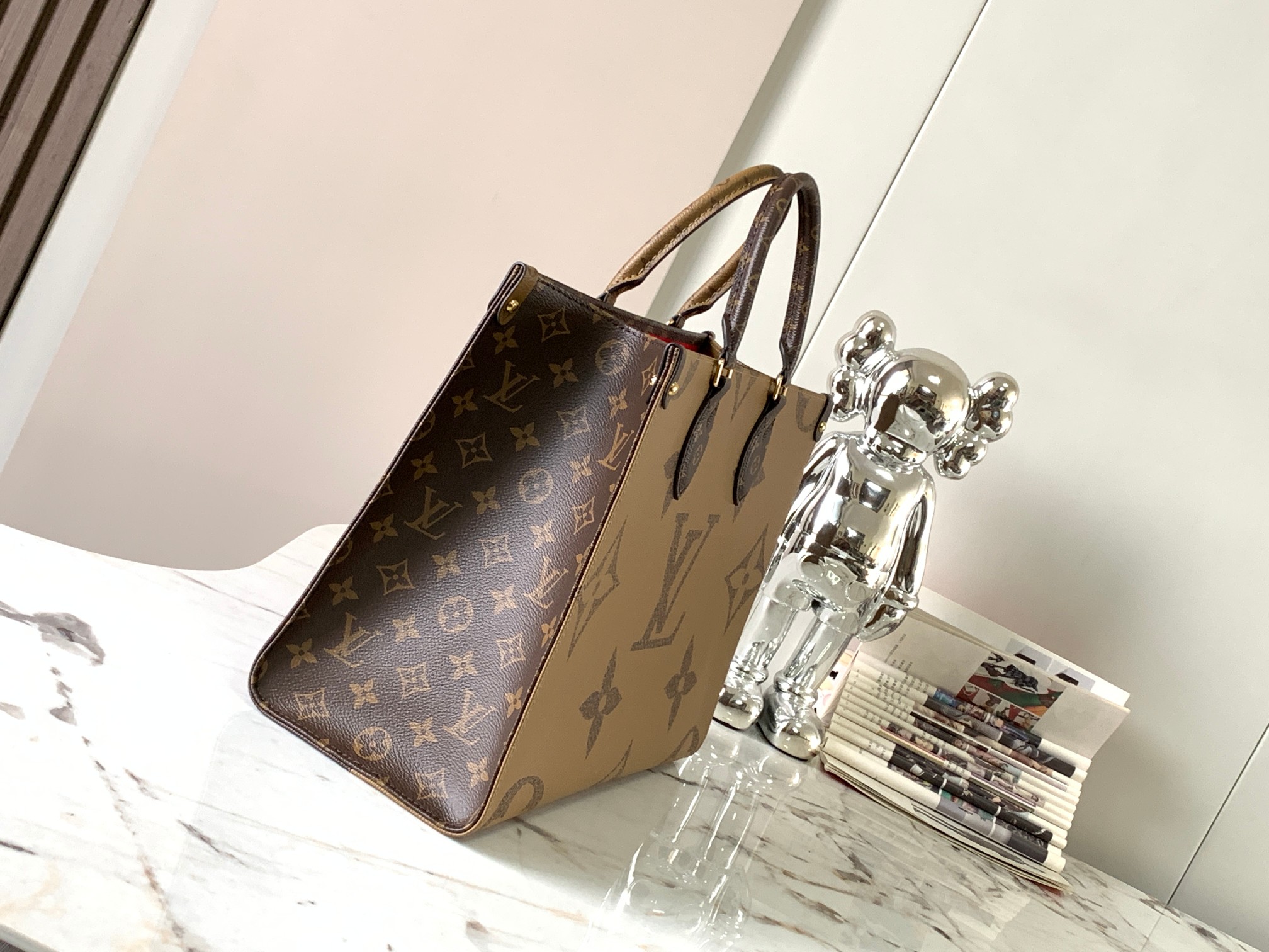 Louis Vuitton Onthego Leather Tote Bag M45039 - Image 2