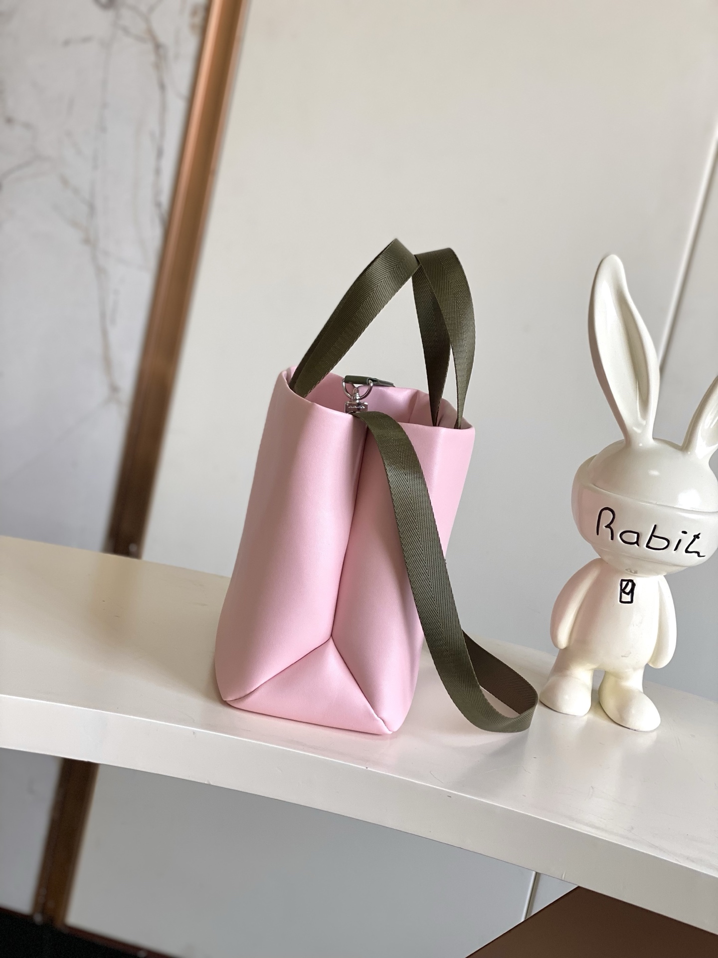 Louis Vuitton Medium Leather Handbag - Image 2