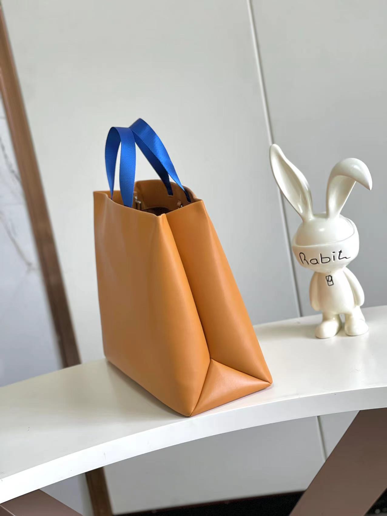 Louis Vuitton Leather Handbag M24457 - Image 2