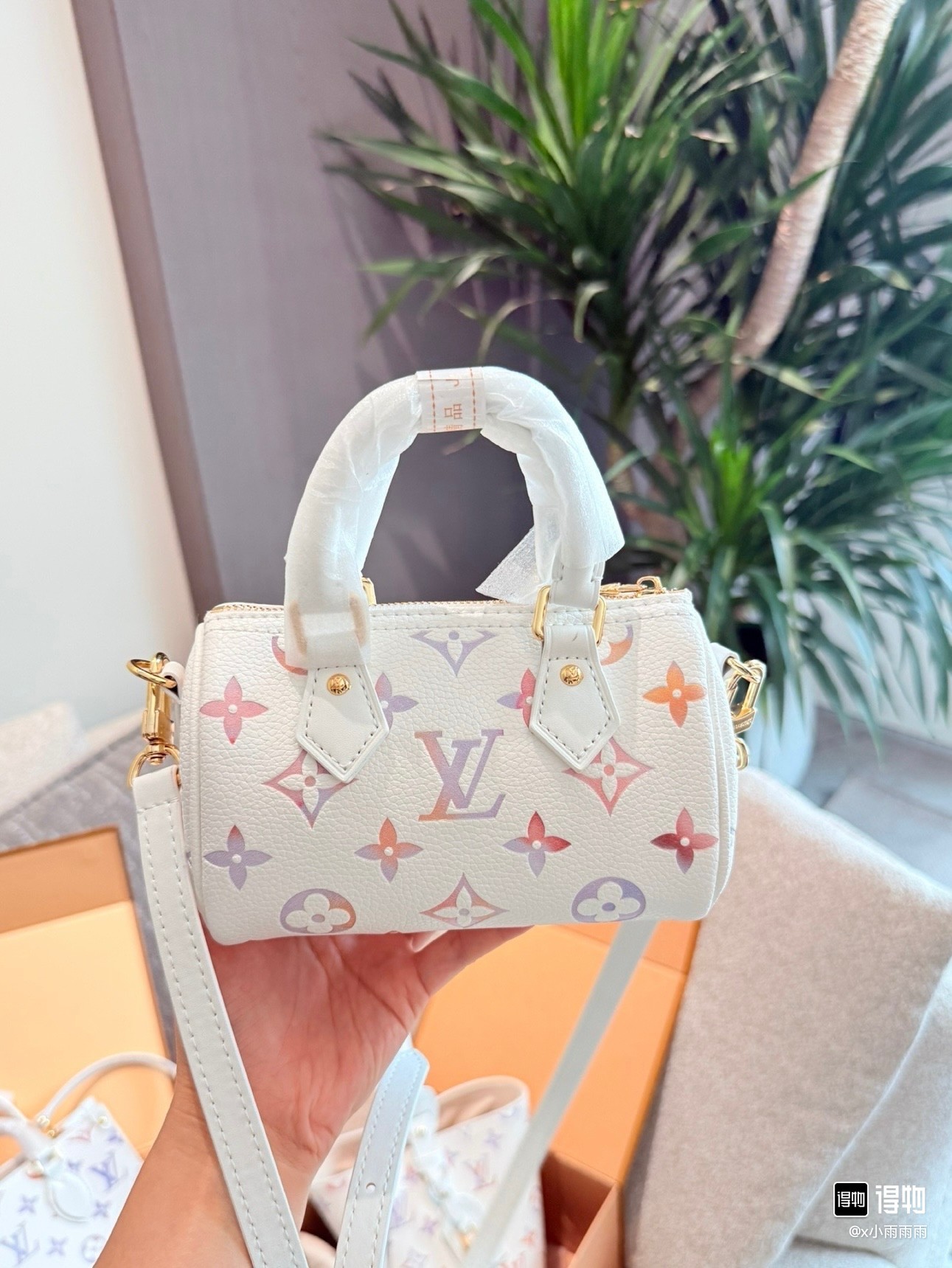 Nano Speedy 16 Handbag - Image 2
