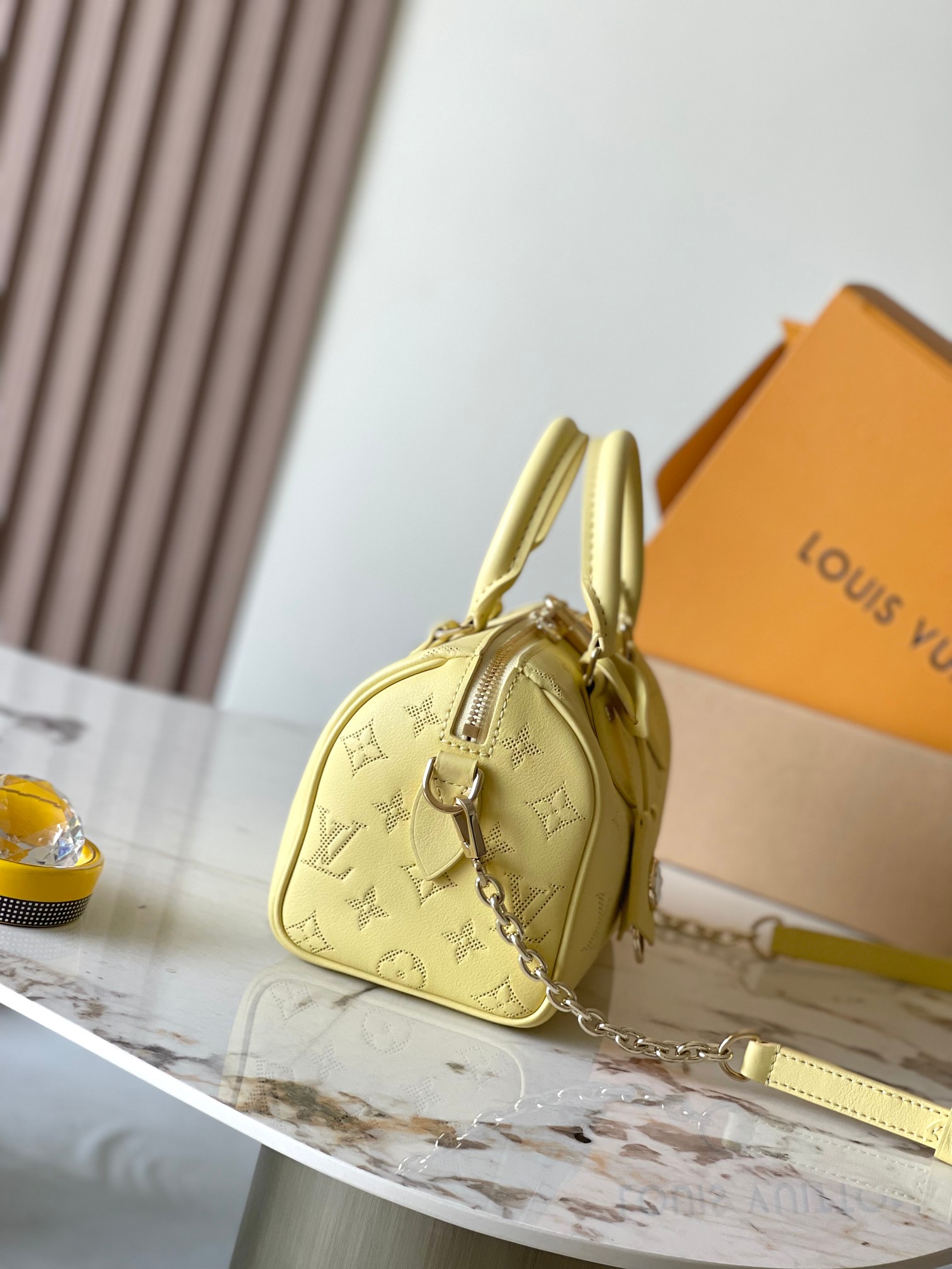 Speedy Bandoulière 20 Handbag - Image 2