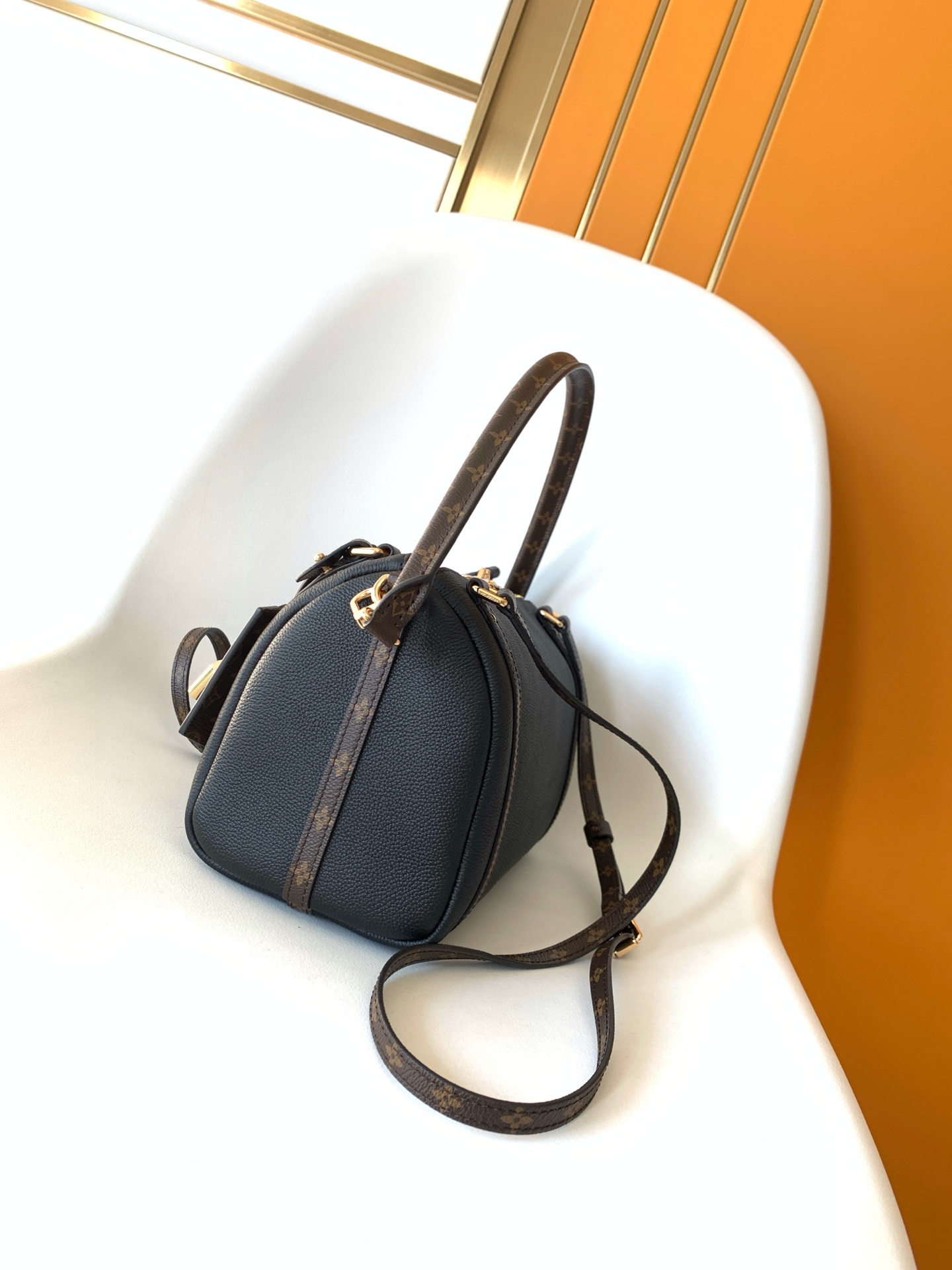 Louis Vuitton Express Small Black Cowhide Crossbody Bag - Image 2